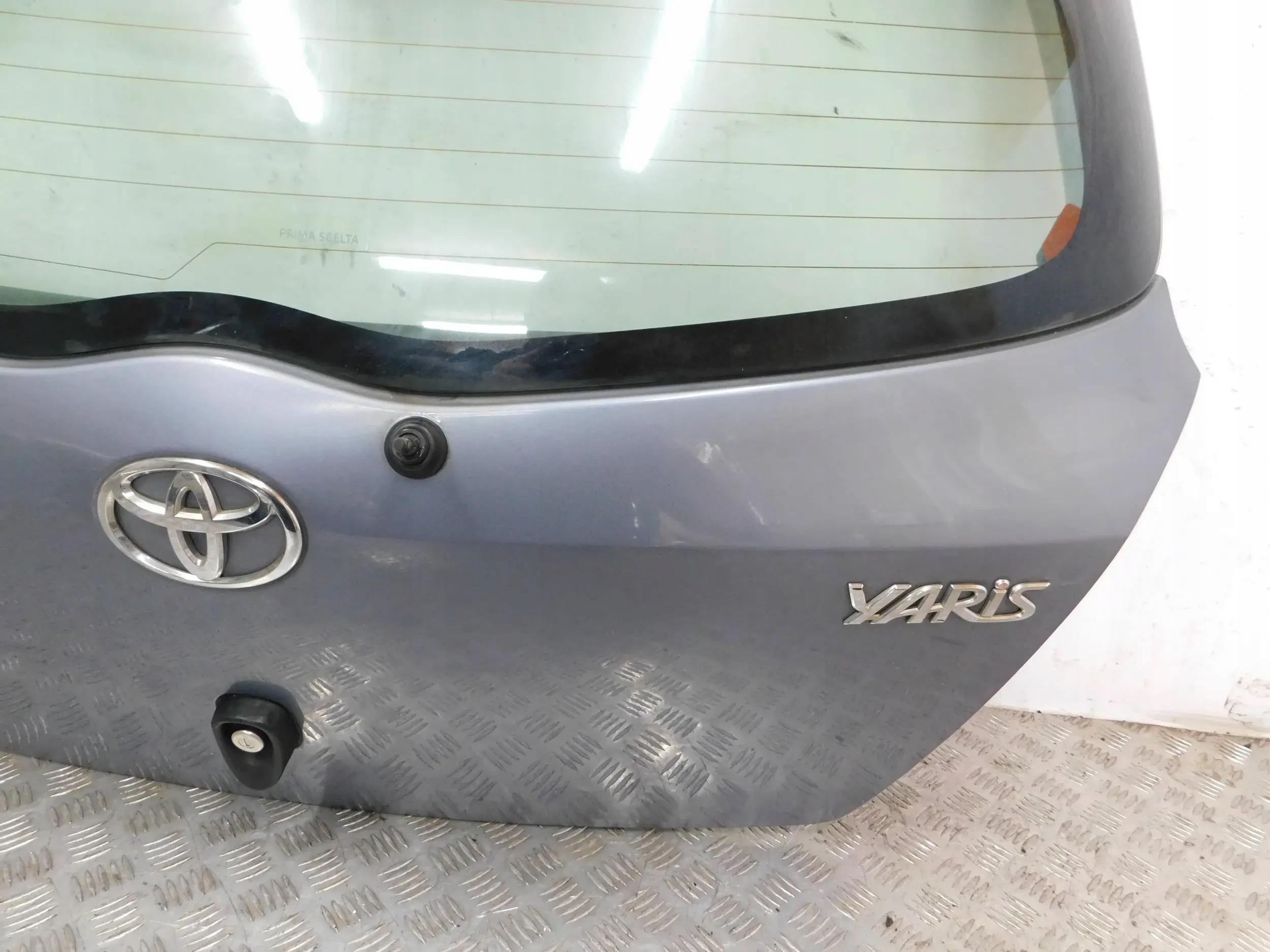 ZADNÁ KAPOTA TOYOTA YARIS II 2