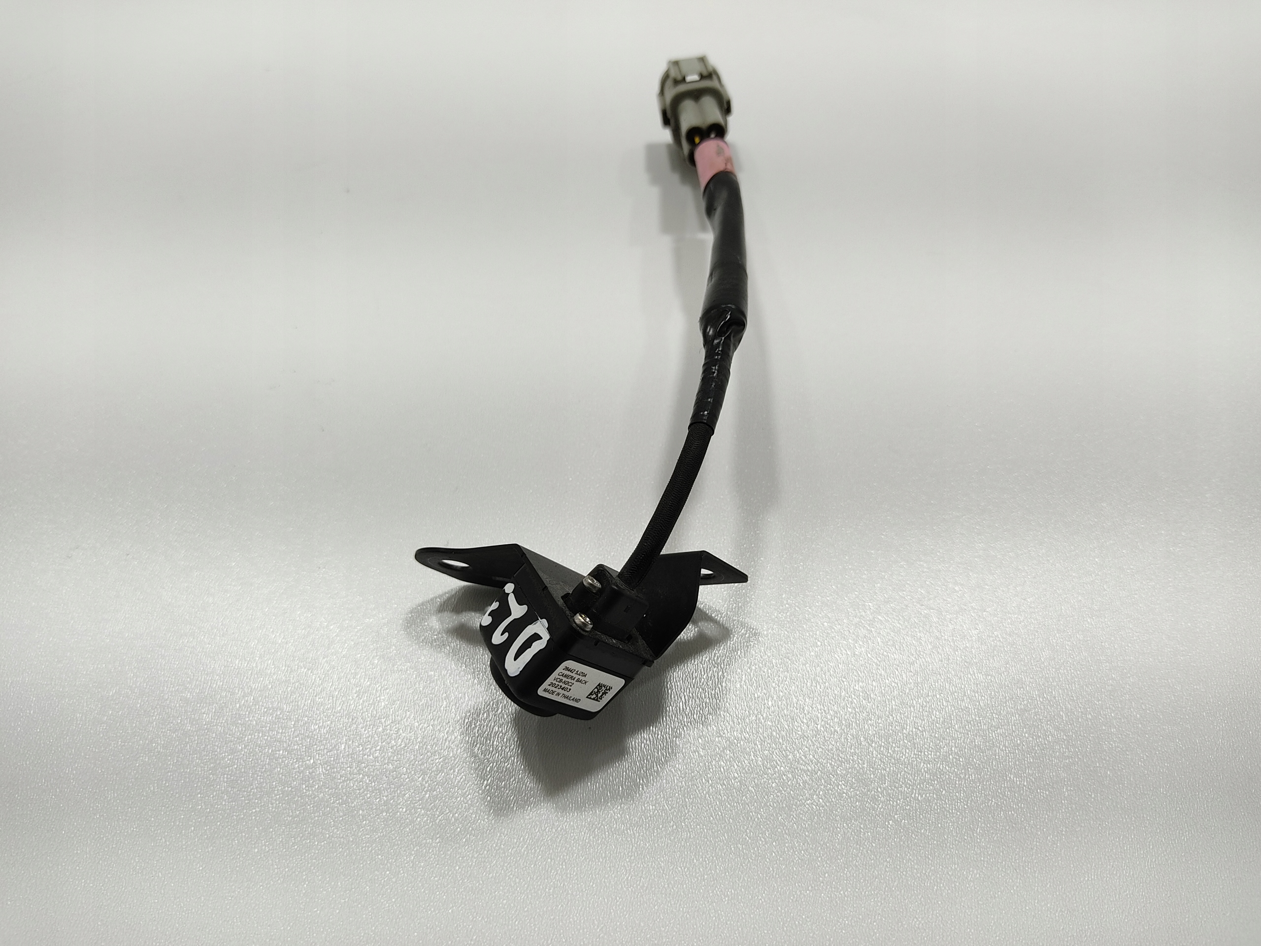 ZADNÁ CÚVACIA KAMERA V KAPOTE NISSAN NAVARA IV D23 284425JZ0A