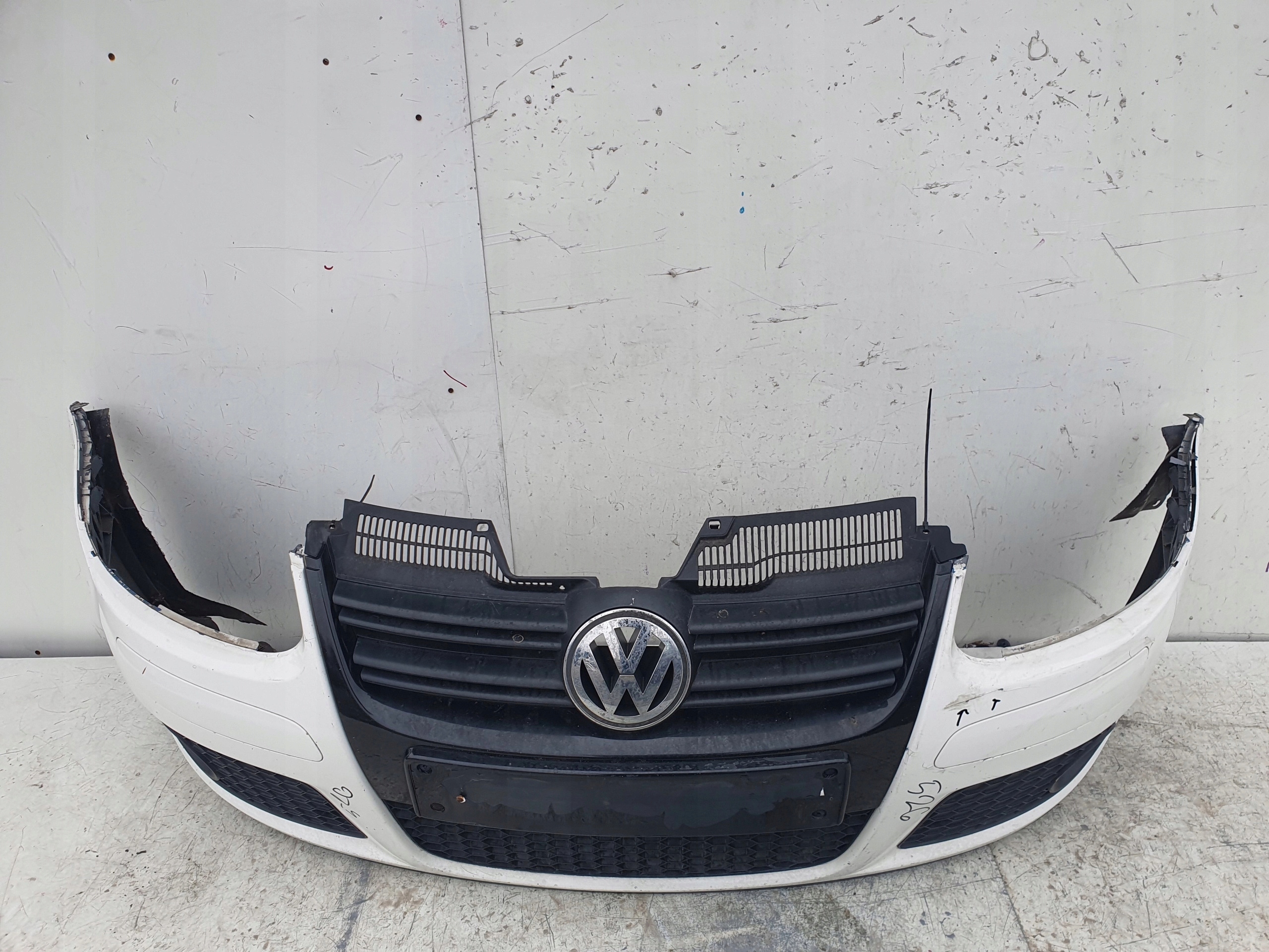 VW GOLF 5 V GTI PREDNÝ NÁRAZNÍK
