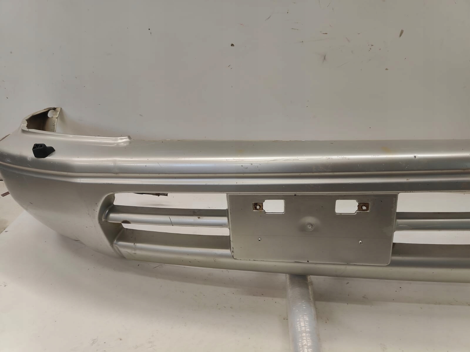 Toyota land cruiser j90 90 5211960040 PREDNÝ NÁRAZNÍK