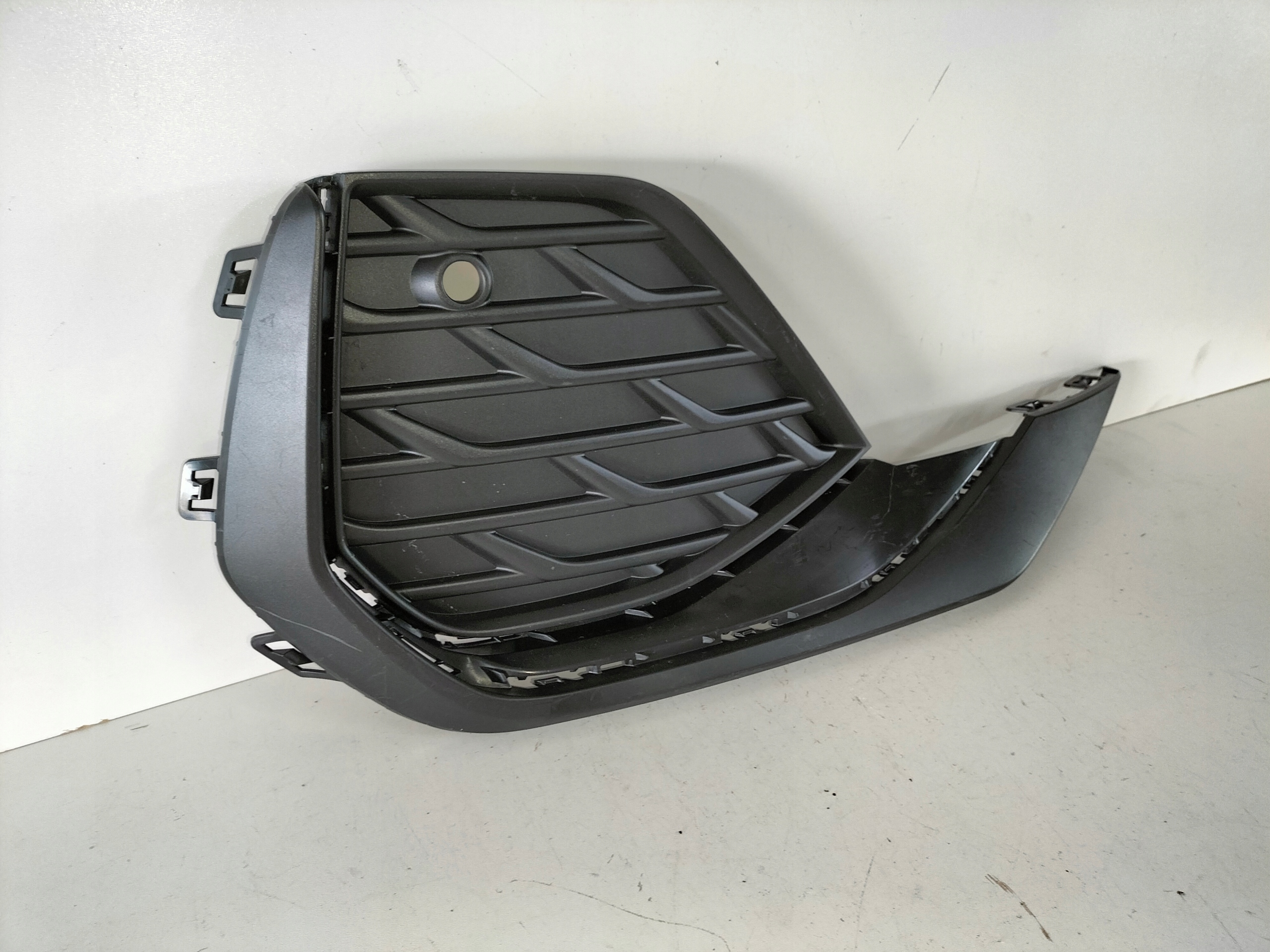 PRAVA LISTA MRIEZKA AUDI A3 8Y LIFT 22- S-LINE