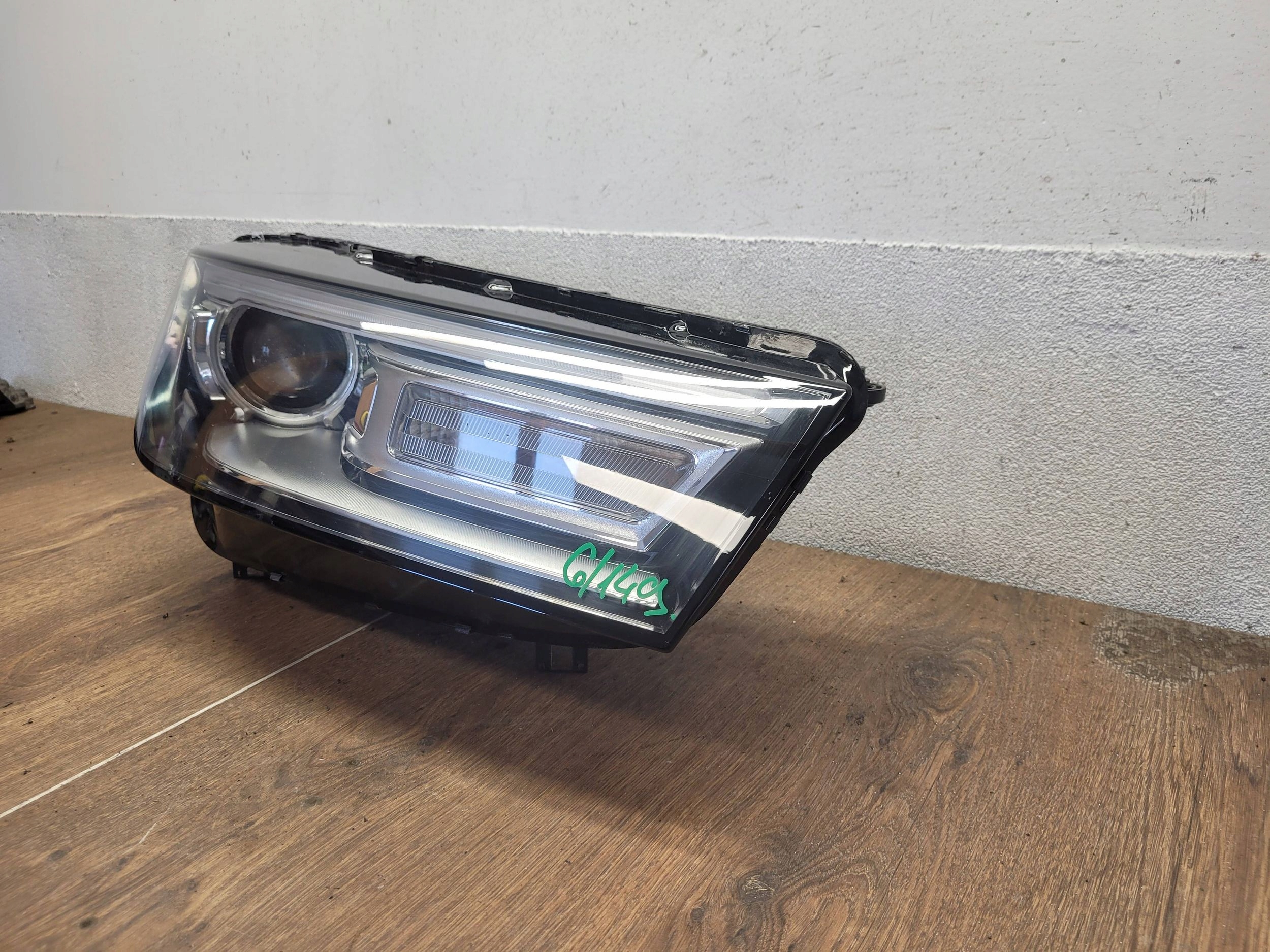 Audi Q5 80A 80A941006B PRAVÉ PREDNÉ SVETLO LED