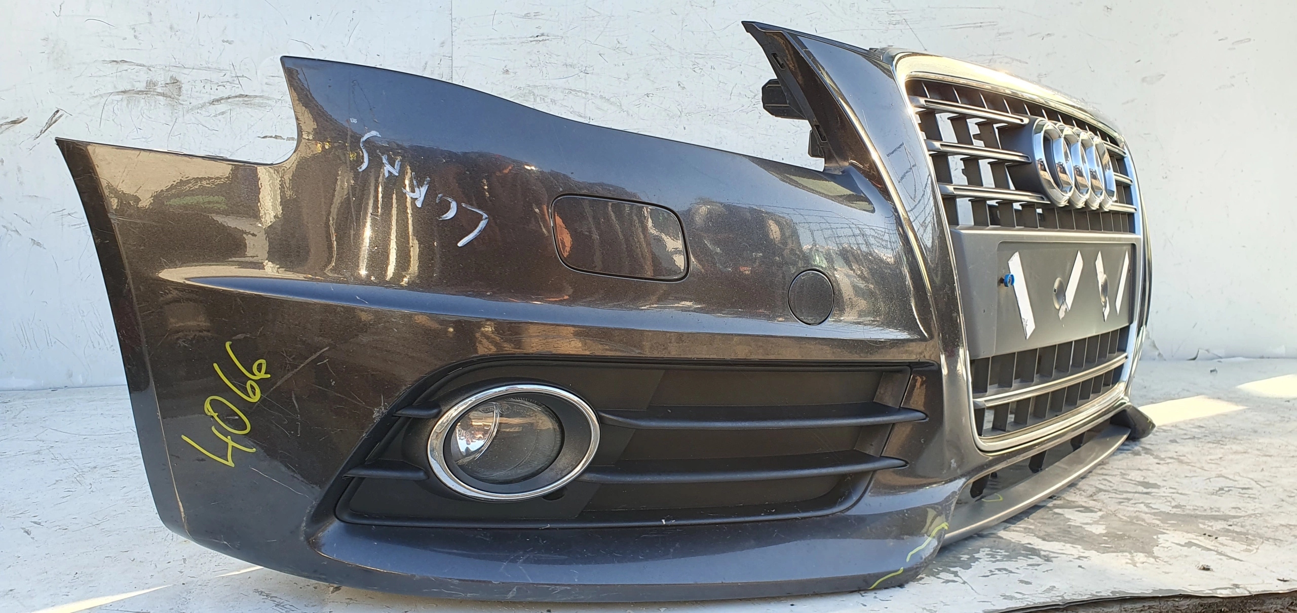 AUDI A4 B8 S-LINE S-LINE XENON PREDNÝ NÁRAZNÍK