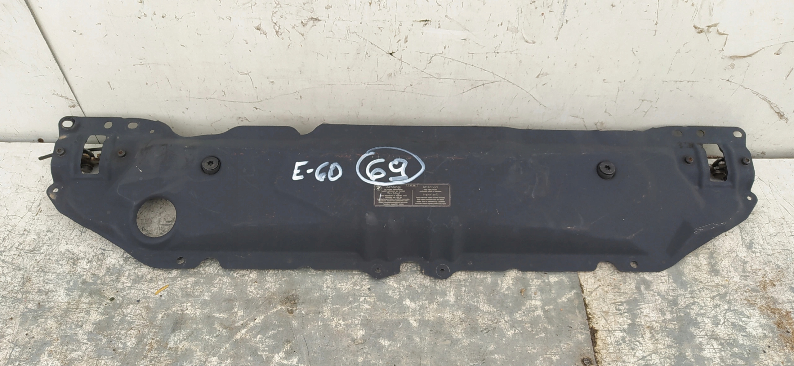 BMW 5 E60 E61 VÝSTUHA PREDNÉHO ČELA 7033741