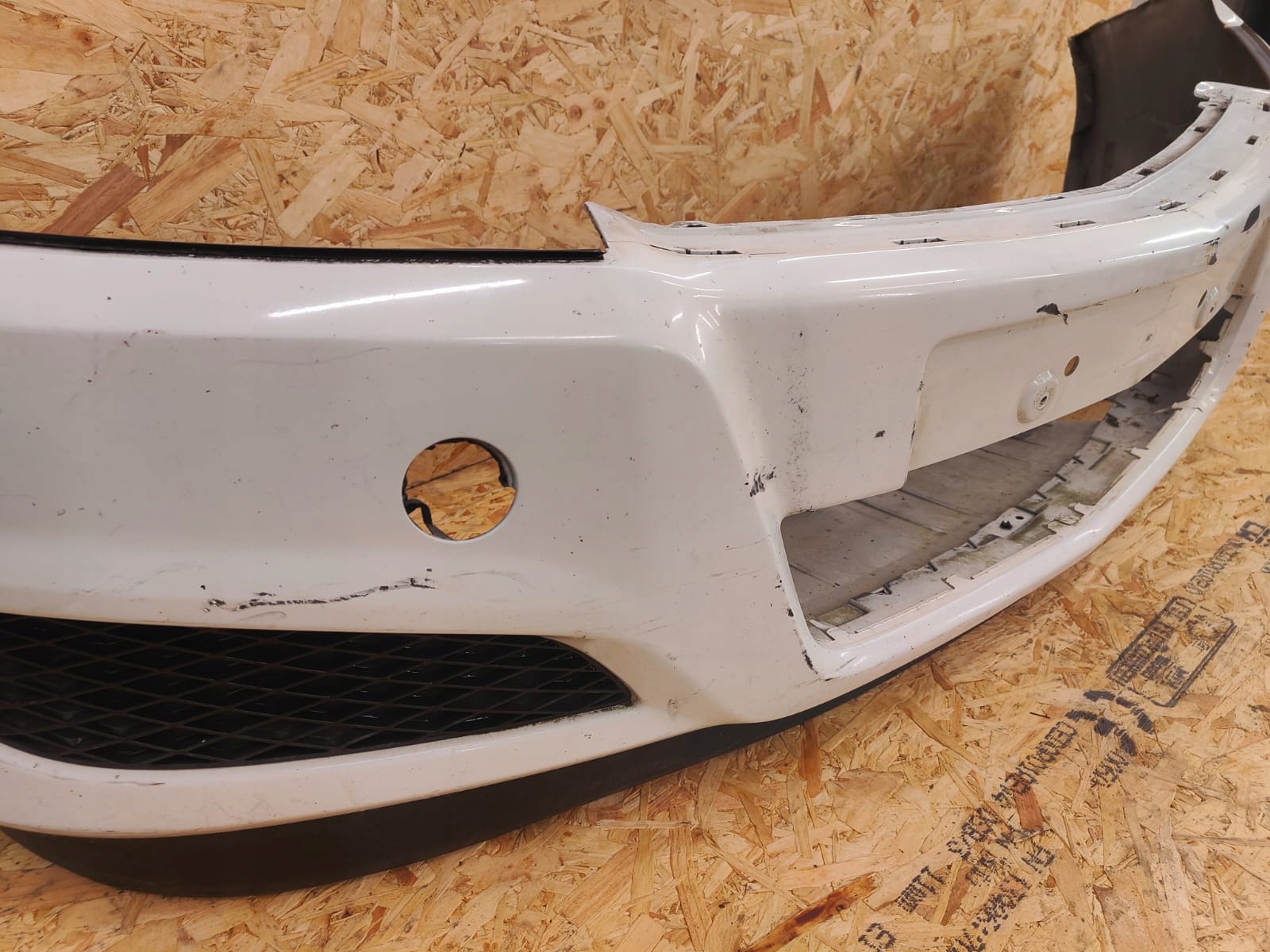 Opel Astra 07-12 lift PREDNÝ NÁRAZNÍK