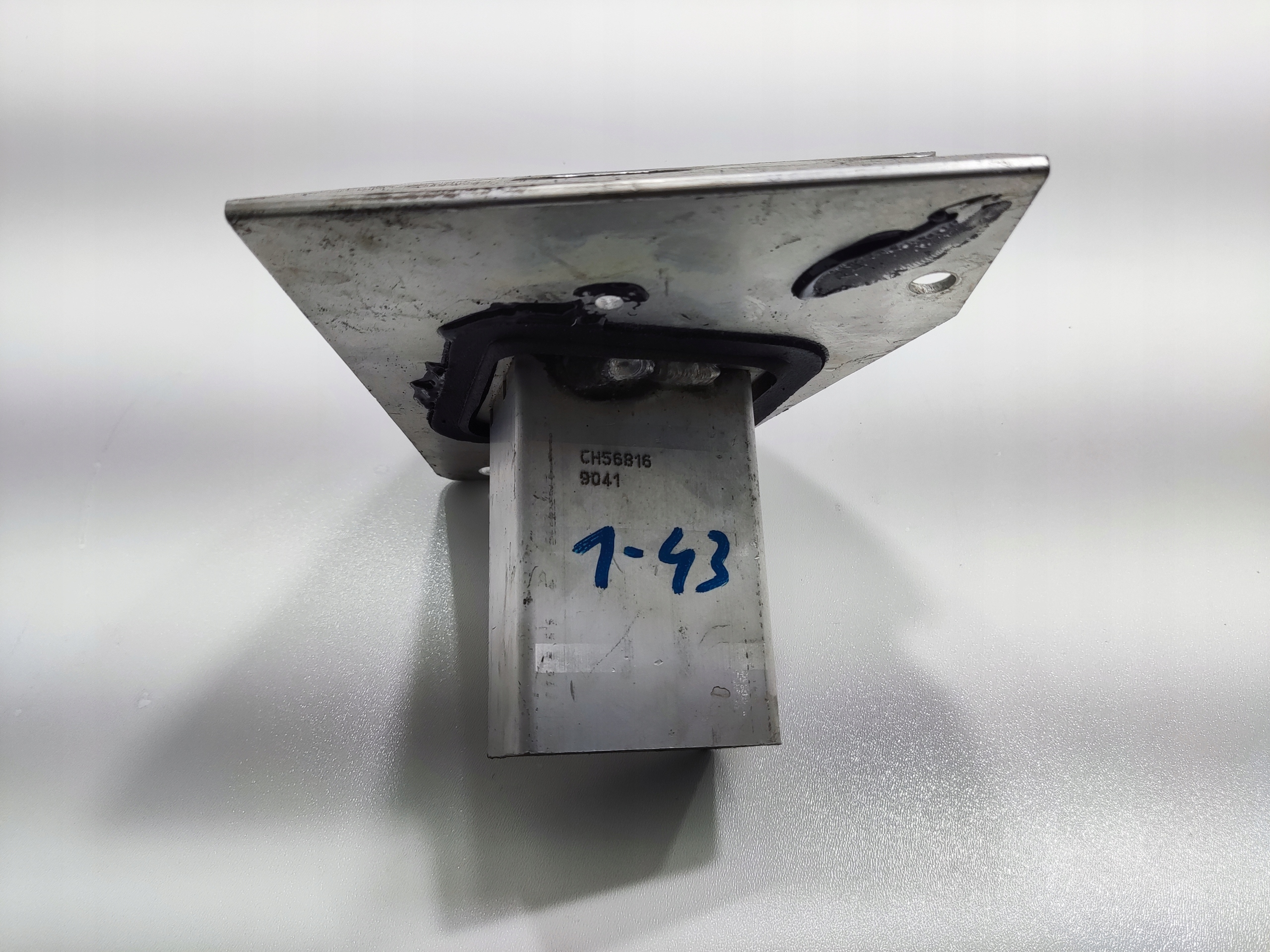 ABSORBER NARAZU ODBÓJ ĽAVÝ ZADNÝ TOYOTA VERSO 2009-2013