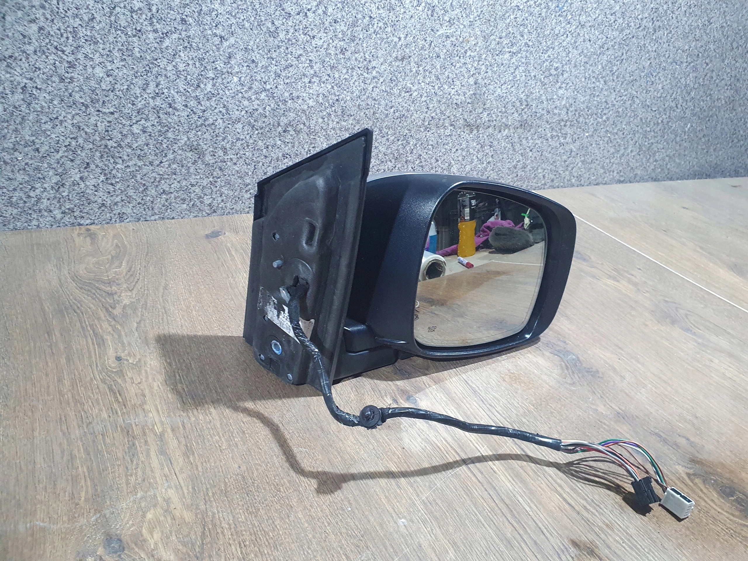 CHRYSLER GRAND VOYAGER PRAVE ZRKADLO 15 PIN