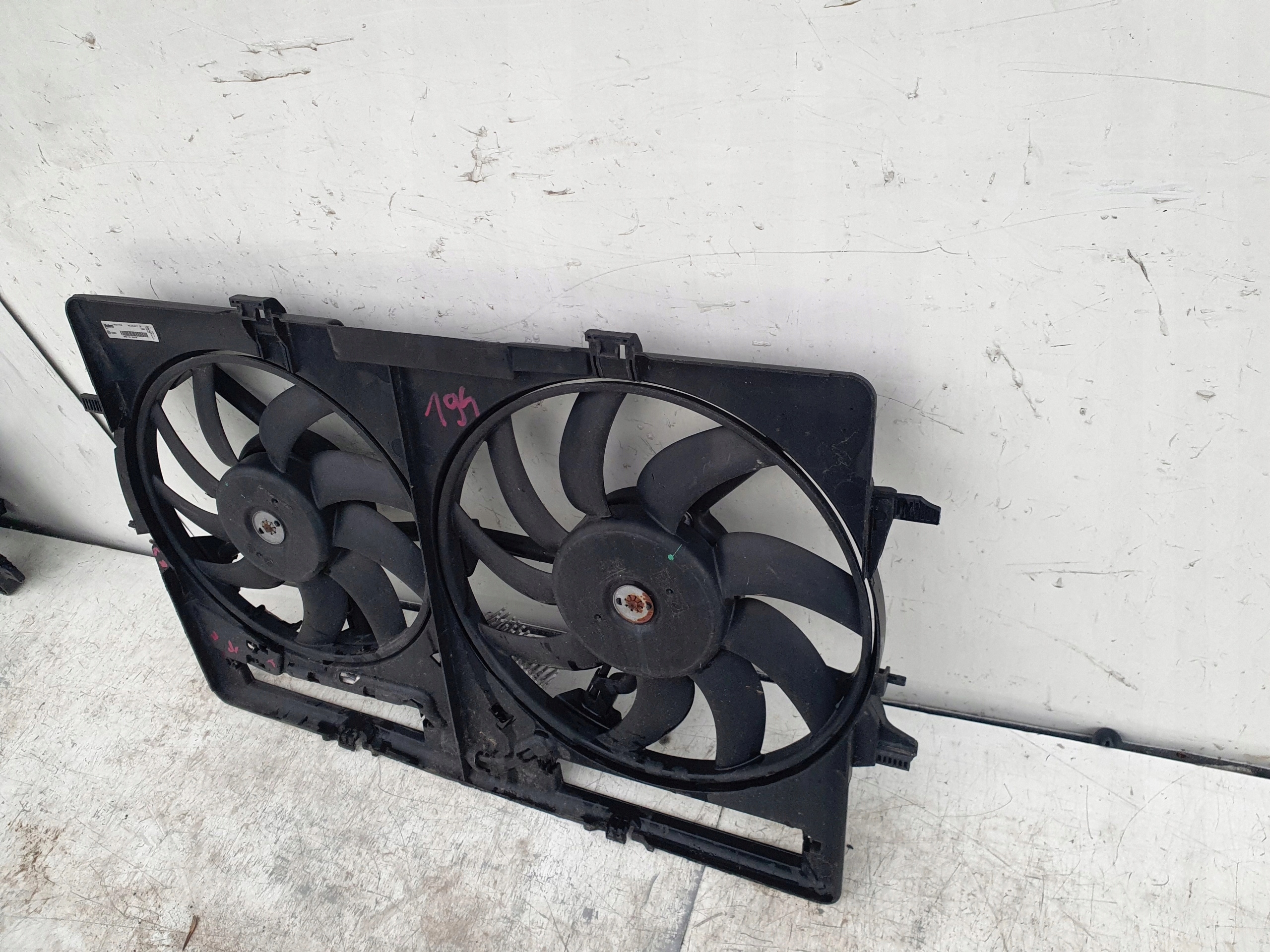 AUDI A4 B8 VENTILATOR 2.0 TDI 8k0121003M