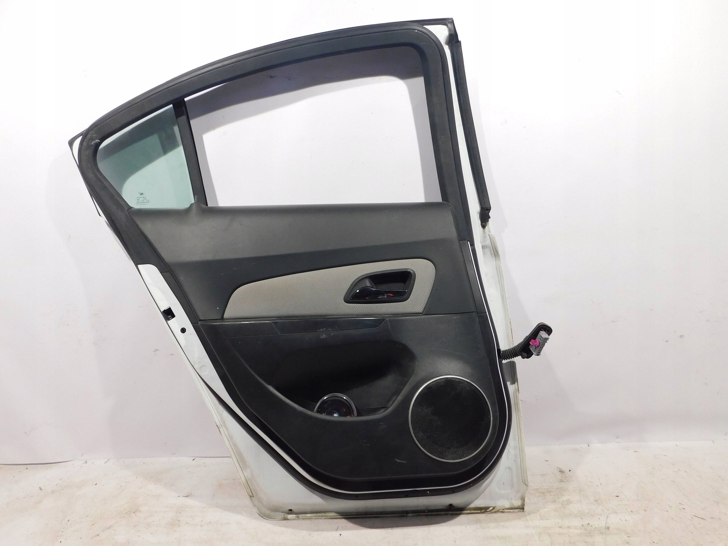LAVE ZADNE DVERE CHEVROLET CRUZE SEDAN 09-