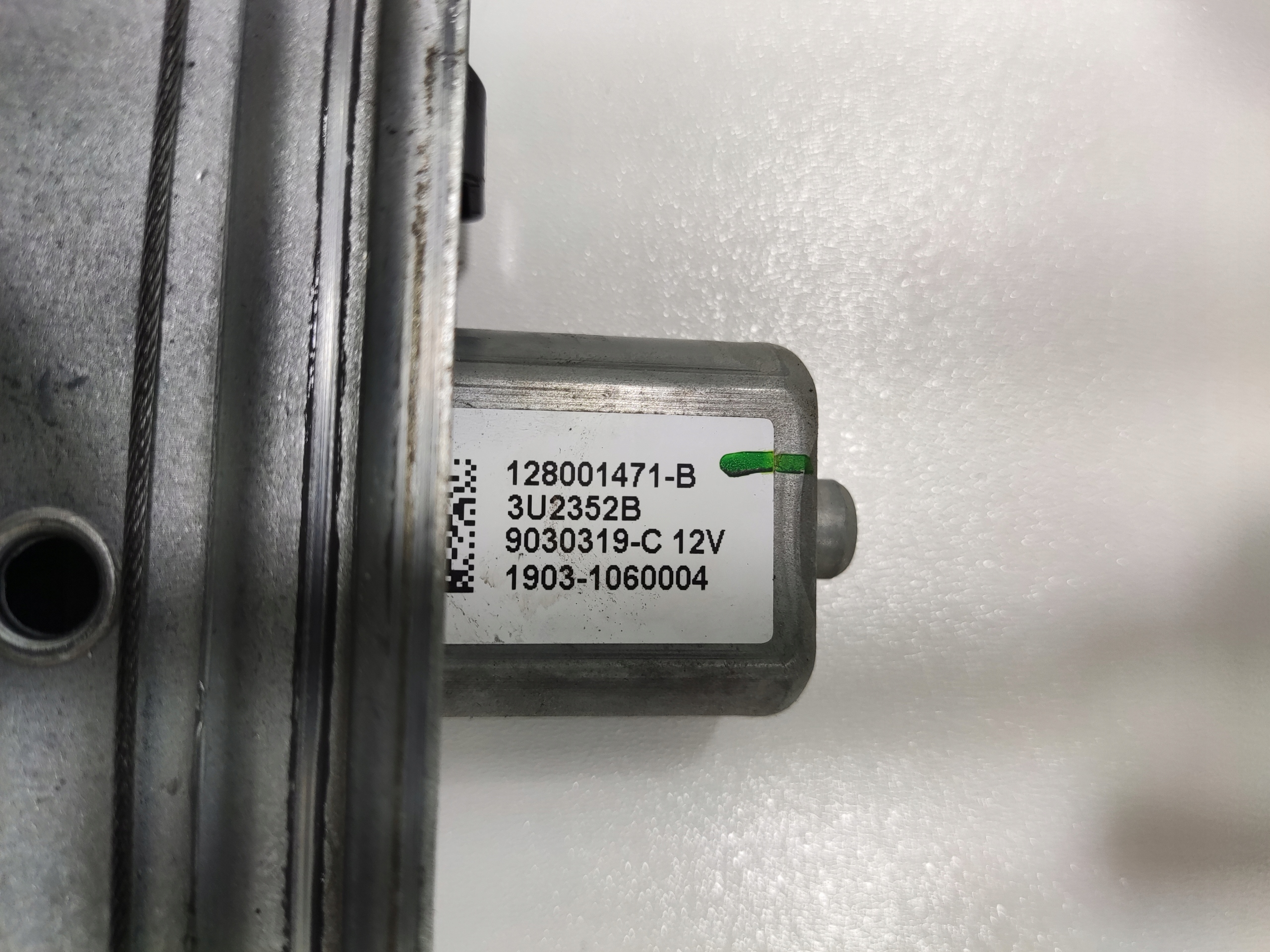 PRAVÝ PREDNÝ MECHANIZMUS SŤAHOVANIA OKNA TRAFIC III VIVARO B 14-19 807207538R