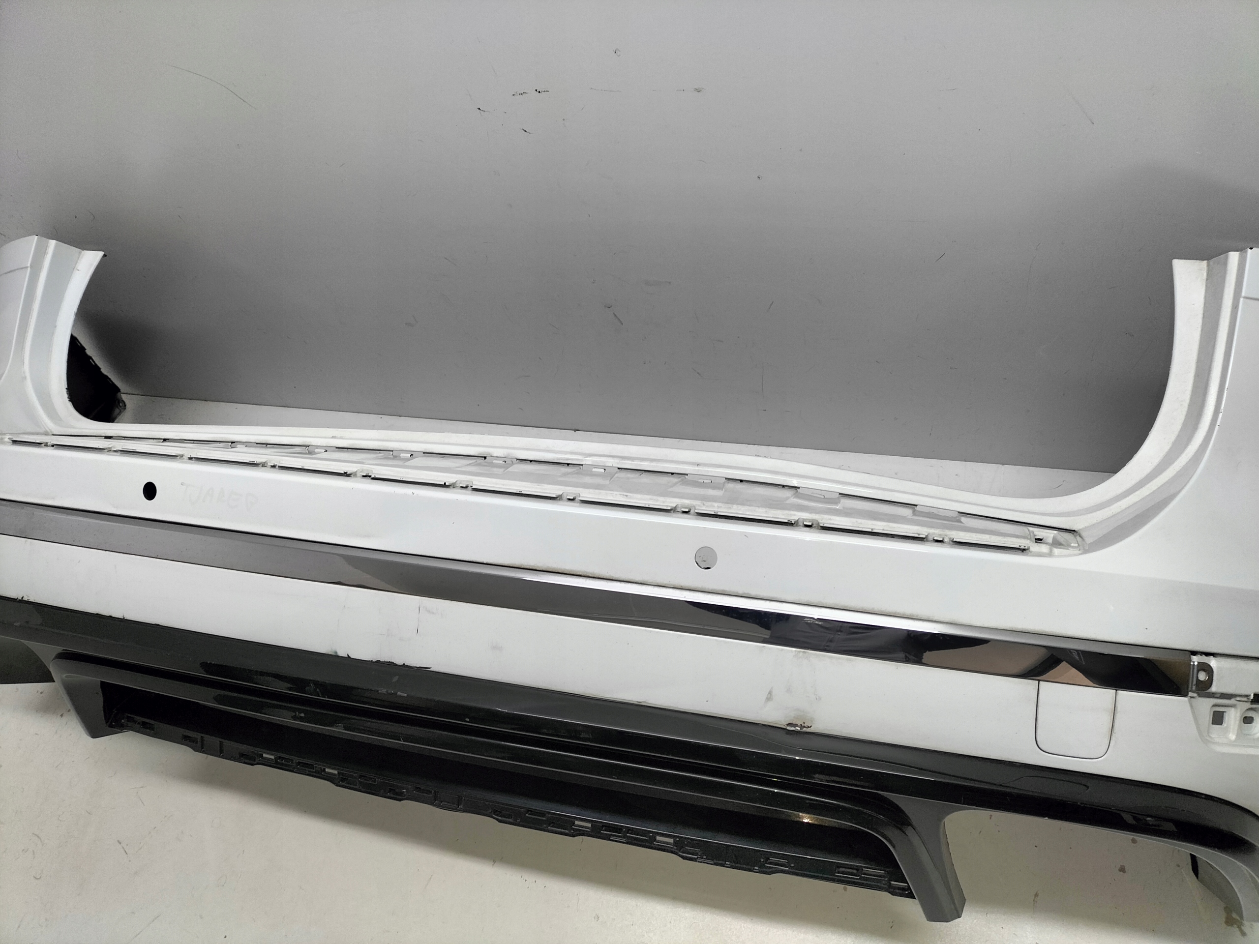 ZADNÝ NÁRAZNÍK VW TOUAREG 7P LIFT 14-18 R-LINE