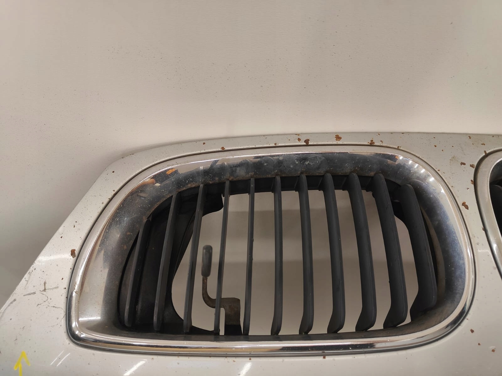BMW e46 3 III lift 01-04 SEDAN kombi PREDNÁ KAPOTA LIŠTA MRIEŽKAE