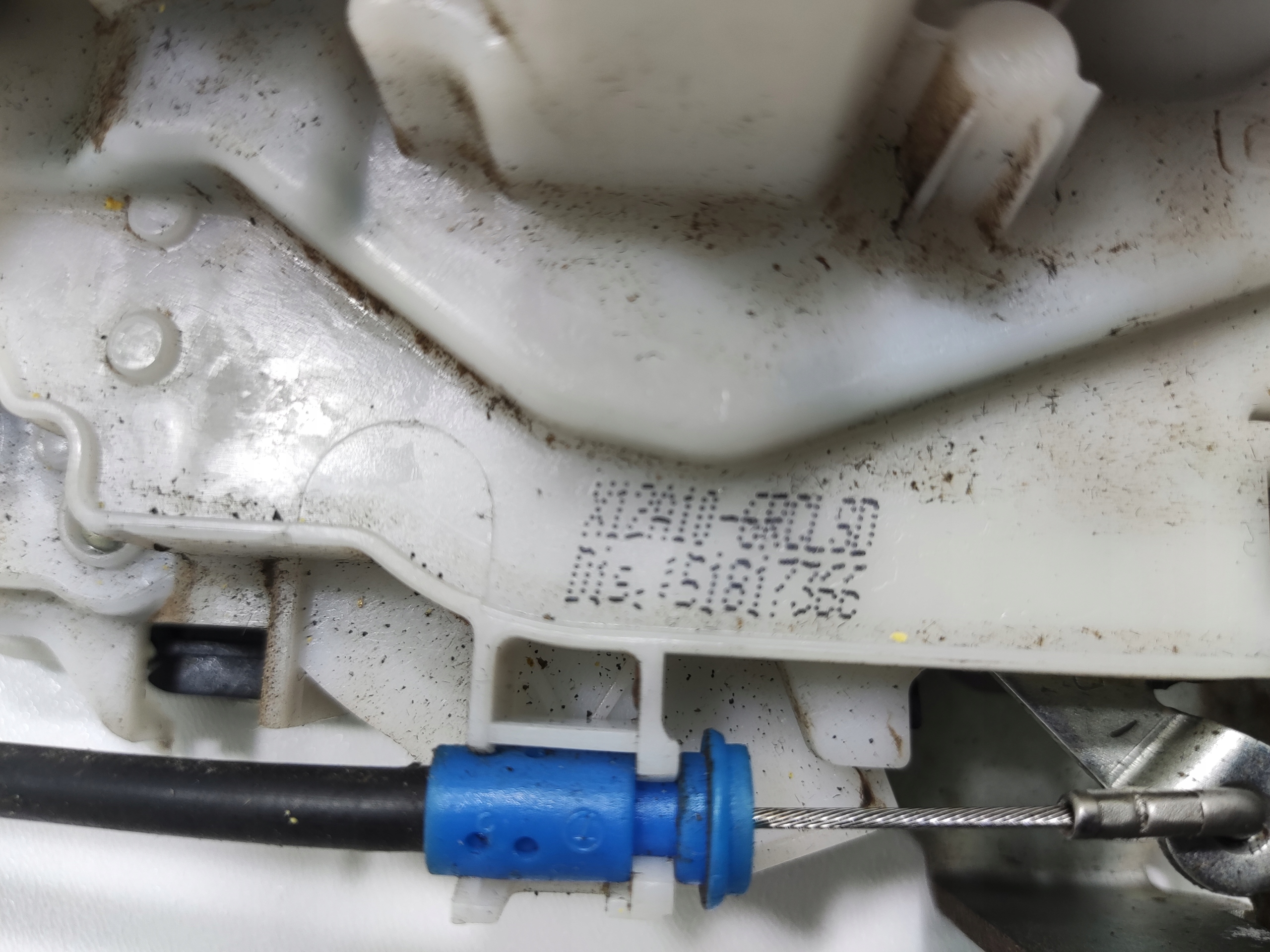 ZAMOK PRAVYCH PREDNYCH DVERI FIAT DOBLO II COMBO D 4 PIN 151817366 10-19