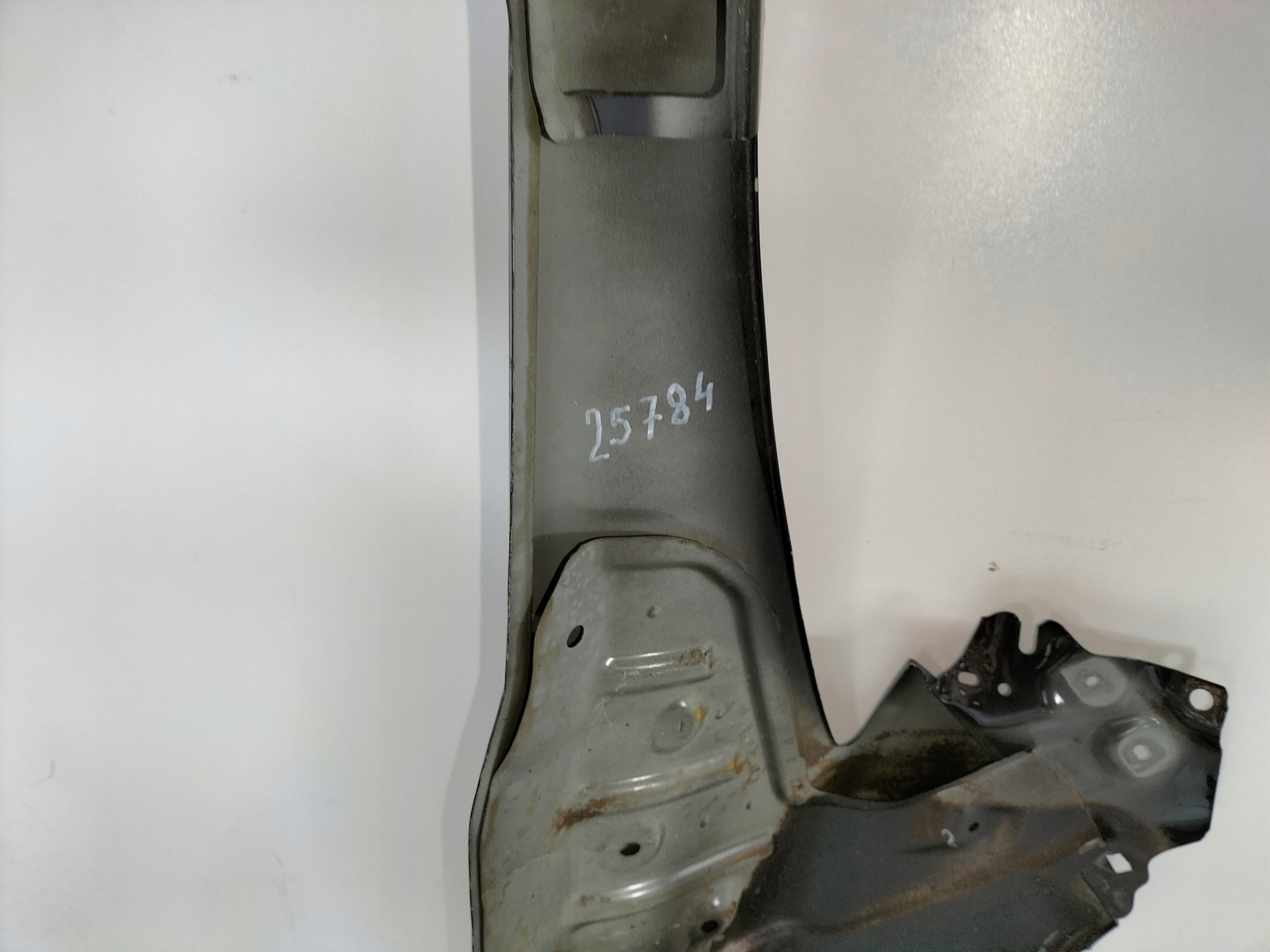 ĽAVÝ PREDNÝ BLATNÍK MAZDA 6 II 07-12