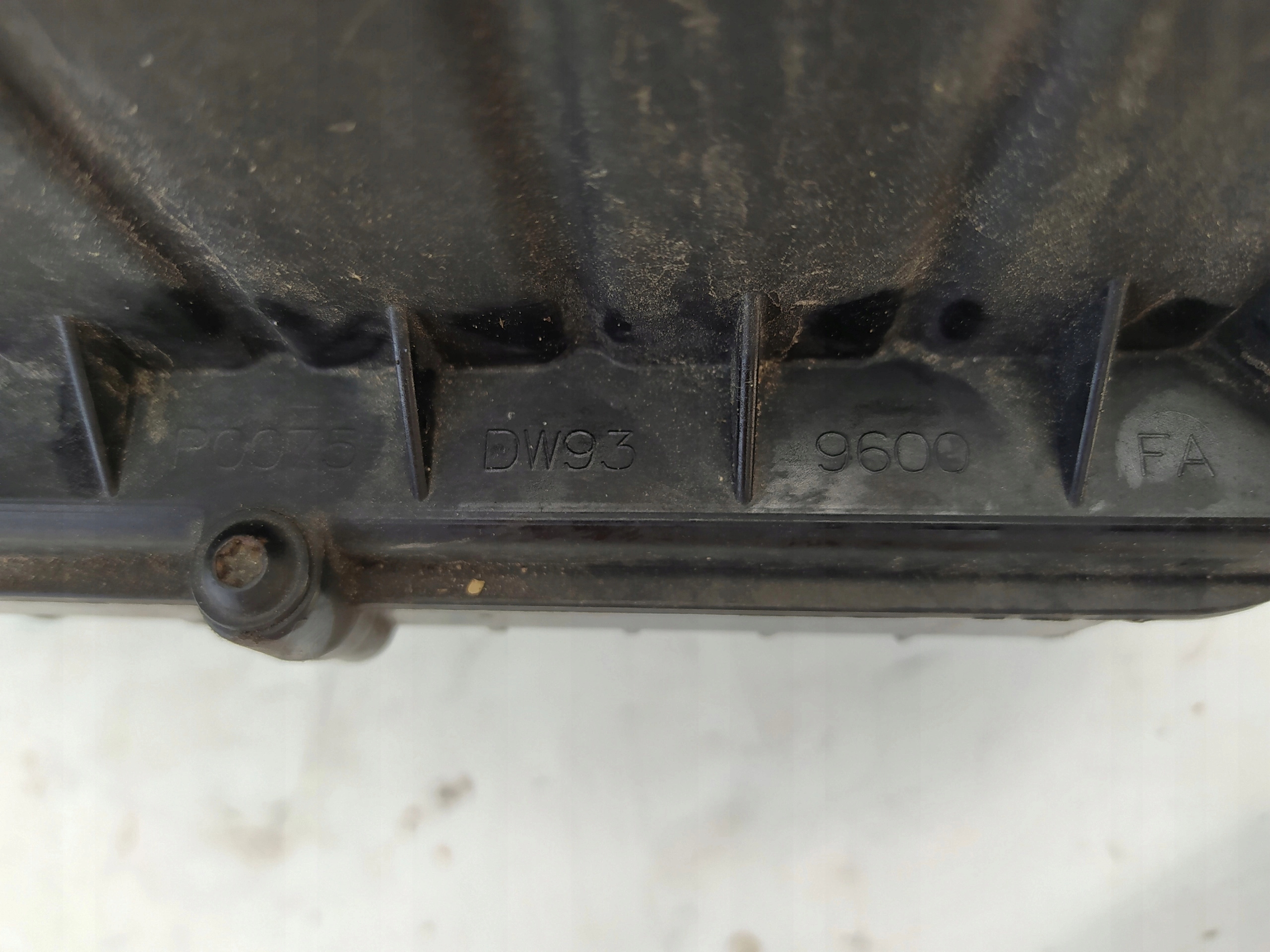 JAGUAR XF LIFT OBAL VZDUCHOVÉHO FILTERA DW93-9600