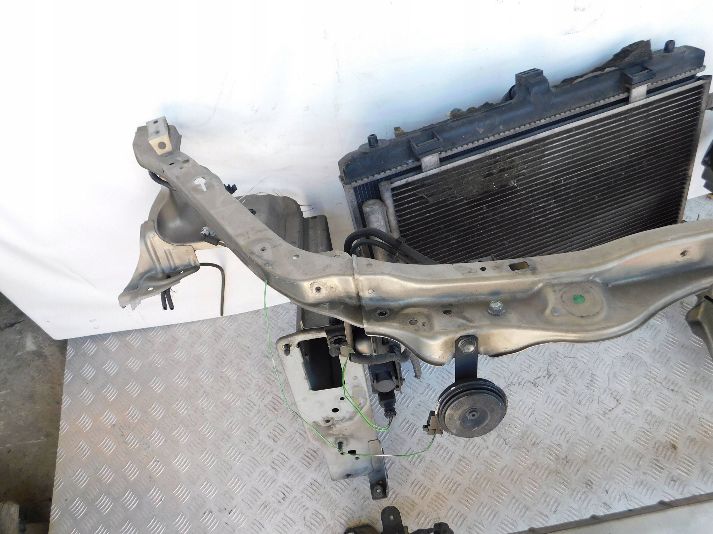 PREDNÉ PÁS VÝSTUHA CHLADIČE FIAT SEDICI SX4 1.9 JTD