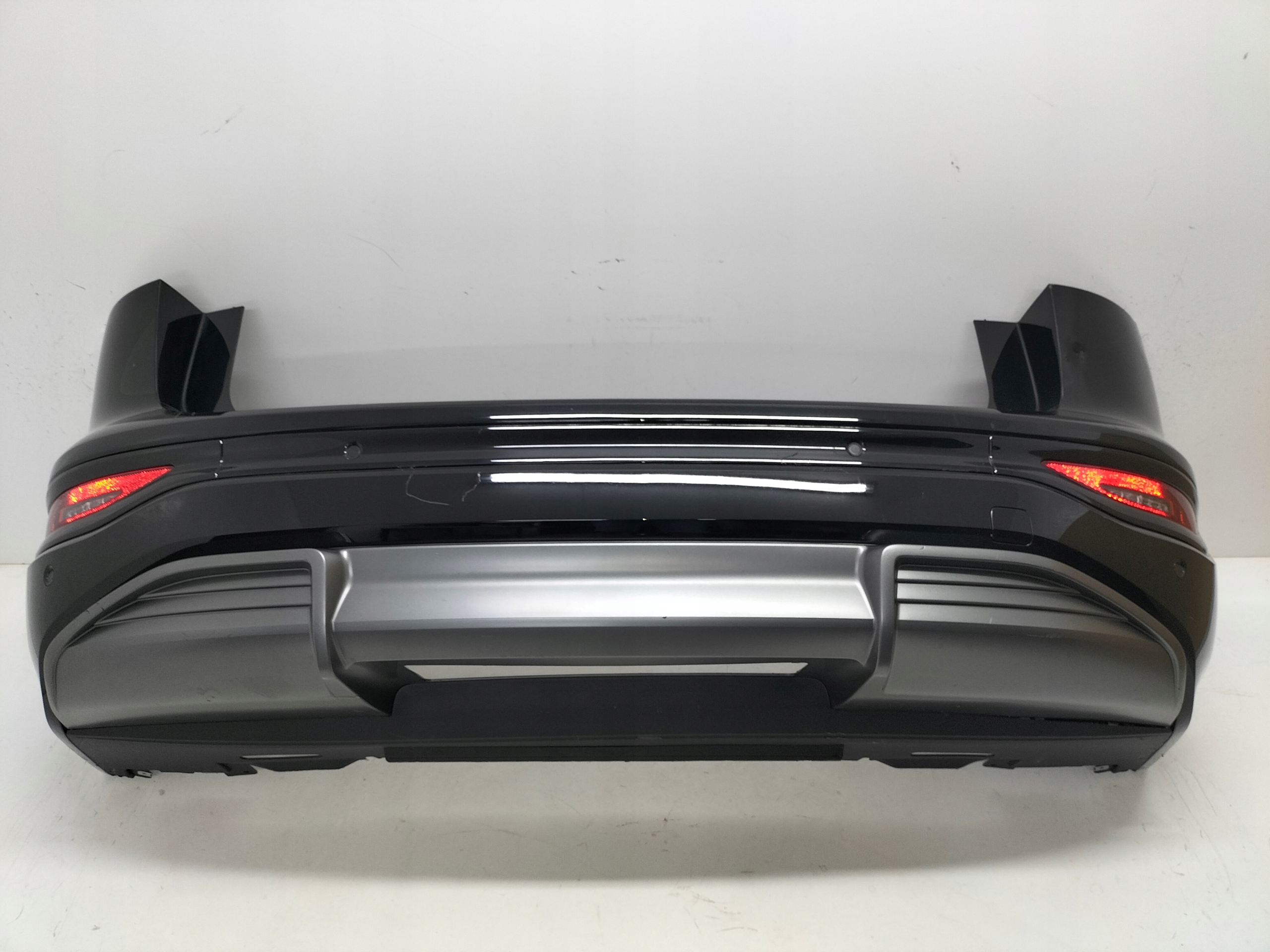 ZADNÝ NÁRAZNÍK AUDI Q6 85H E-TRON 24-