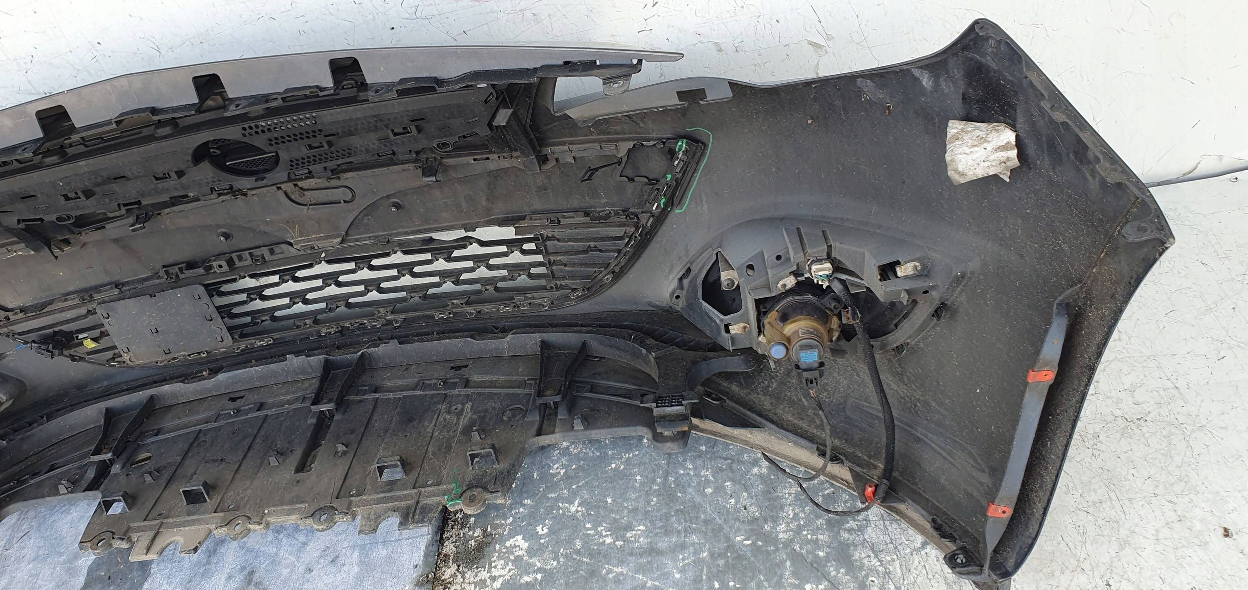 Opel Astra J lift PREDNÝ NÁRAZNÍK 13368660