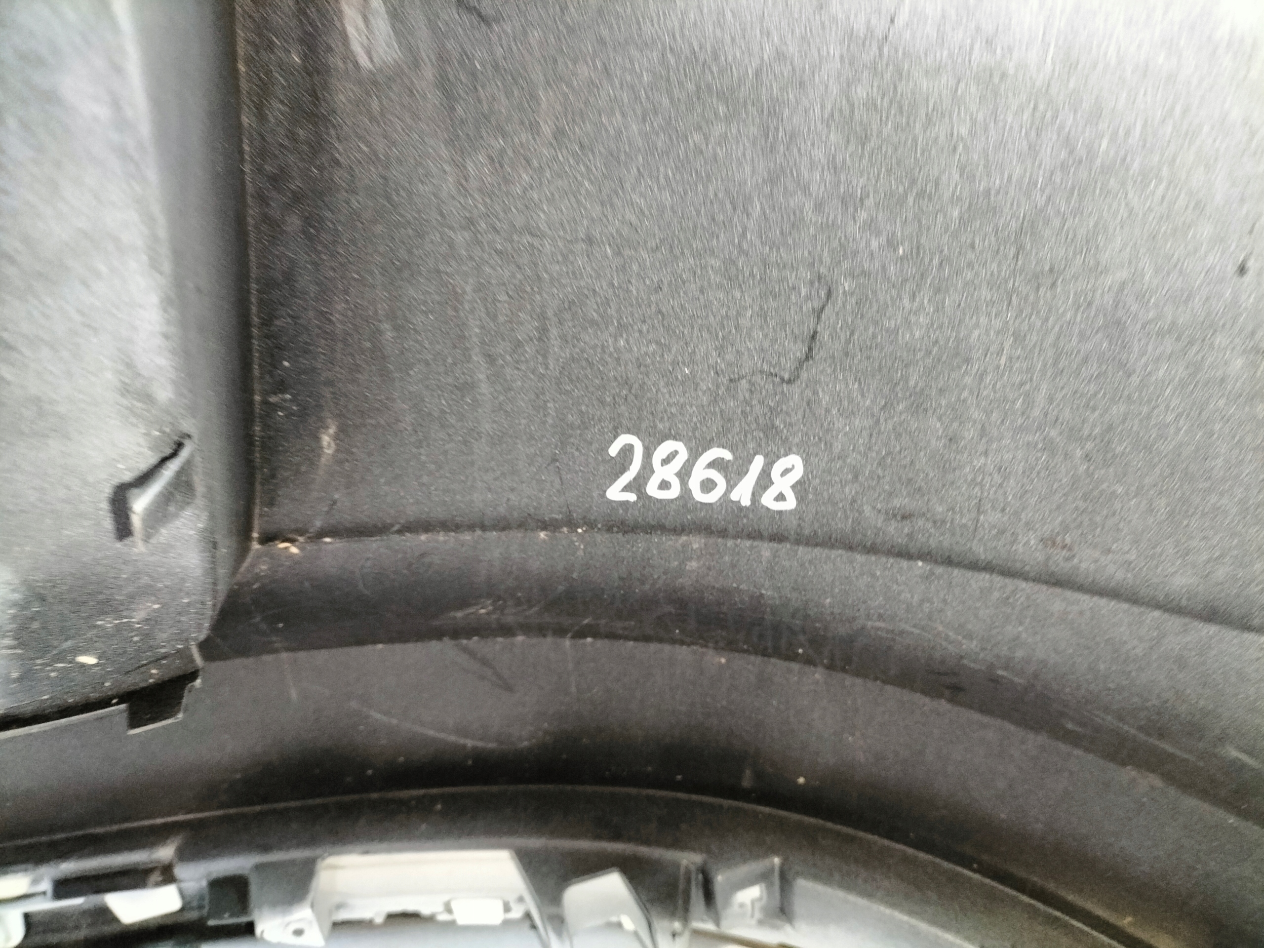 ZADNÝ NÁRAZNÍK AUDI Q8 SQ8 4M8 18- S-LINE