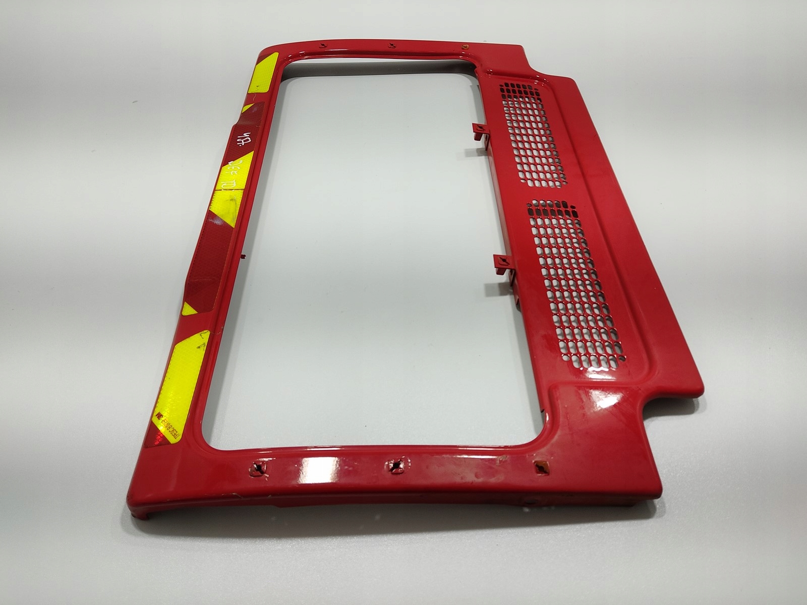 MRIEŽKA LIŠTA RÁMIK CHLADIČA NÁRAZNÍKA LAND ROVER DEFENDER TD5 1999-2006