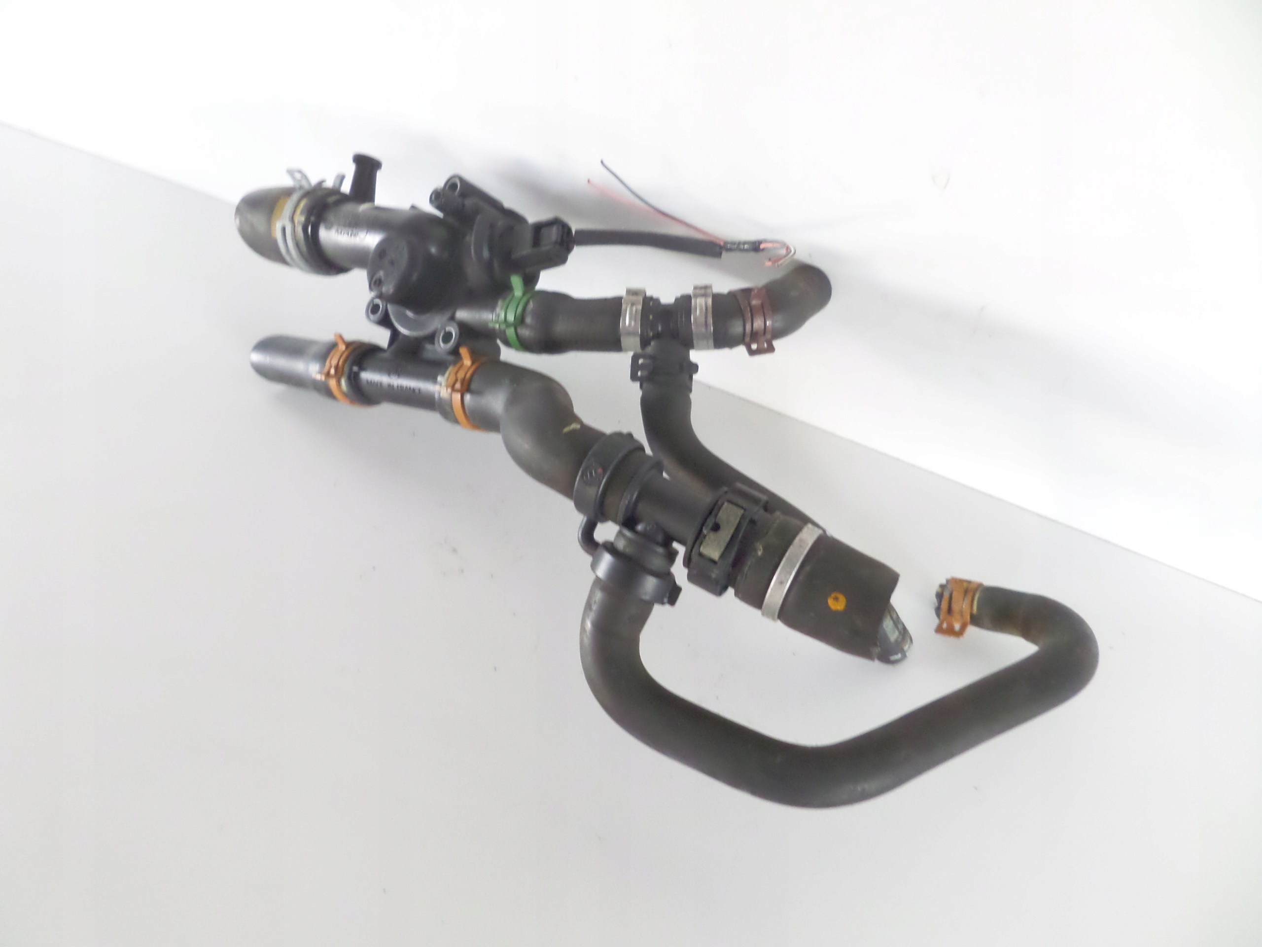 OBAL TERMOSTATU RENAULT MEGANE III 08- 1.5DCI