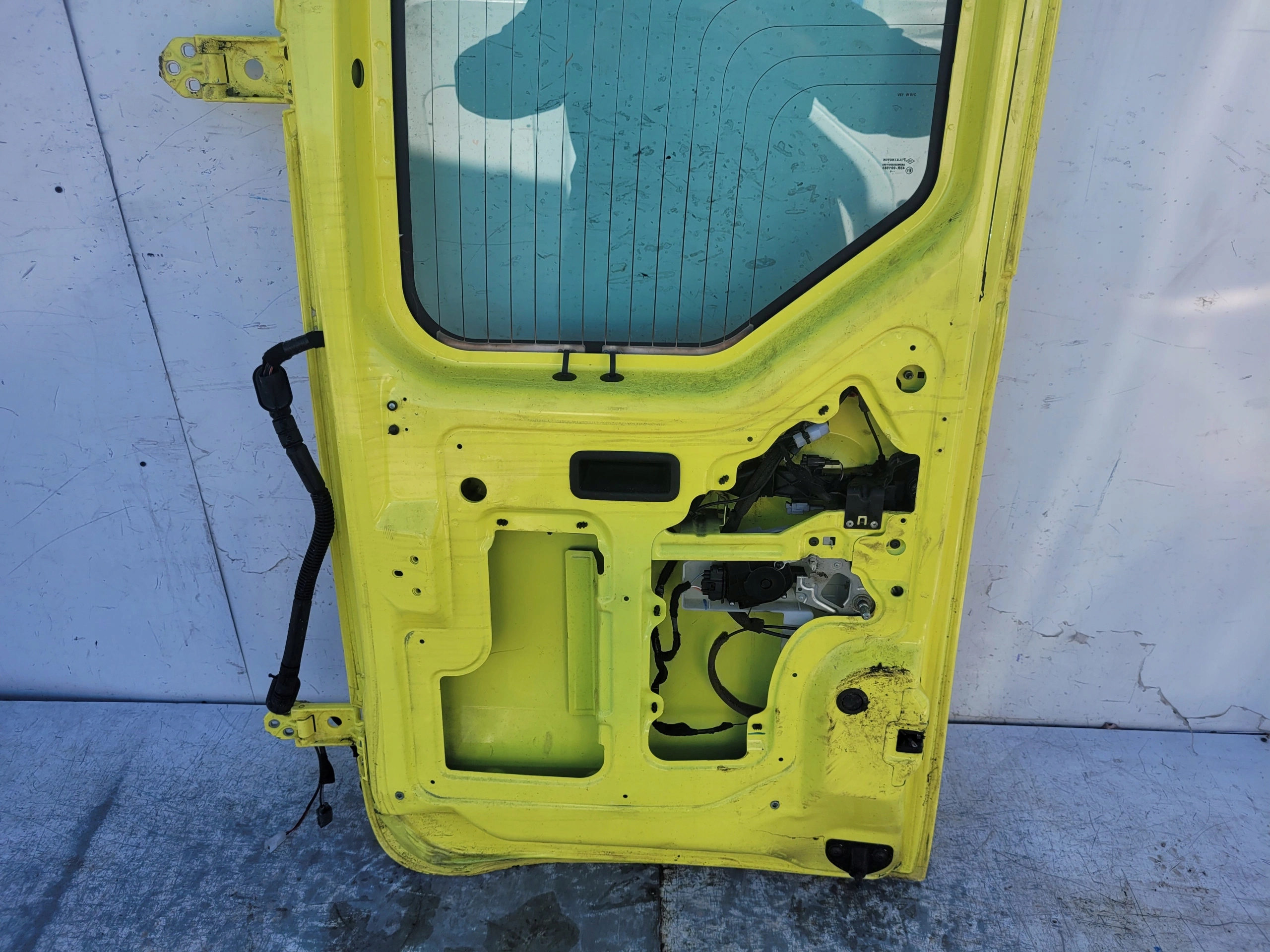 RENAULT MASTER III 3 PRAVE ZADNE DVERE SKLO