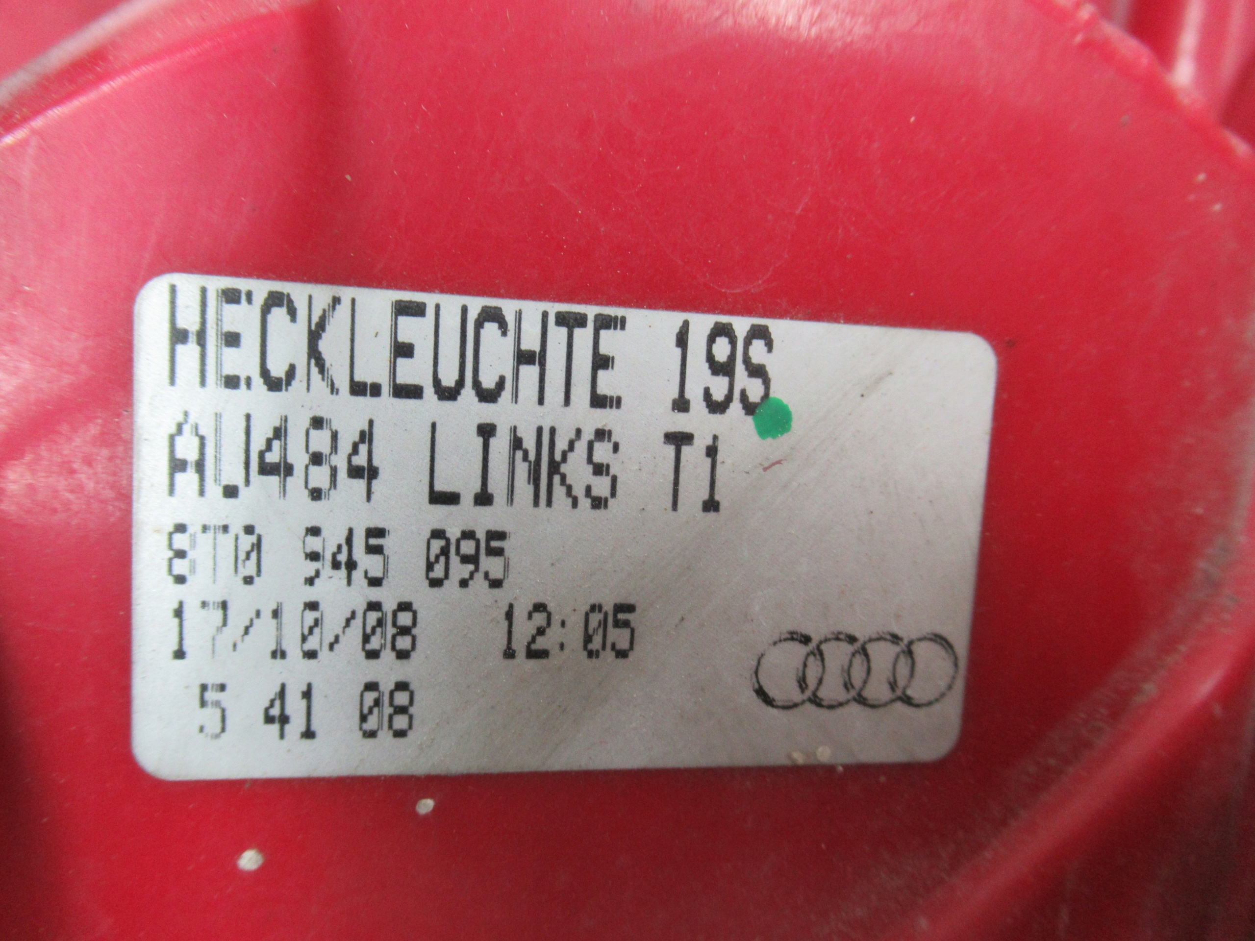 LAVE ZADNE SVETLO AUDI A5 8T0945095