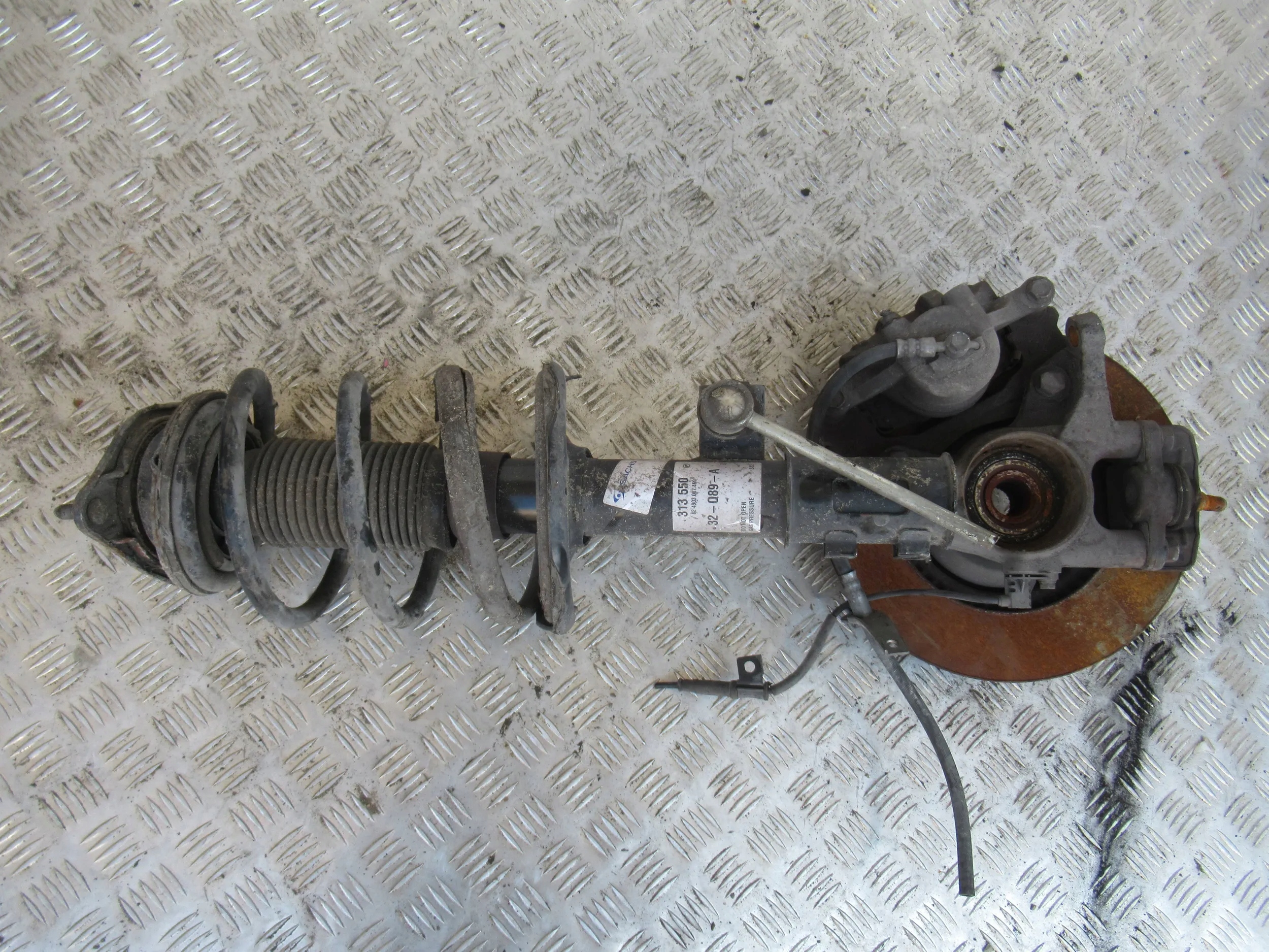 PRAVÝ OTOČ MCPHERSON KIA CEED I 1.6 CRDI