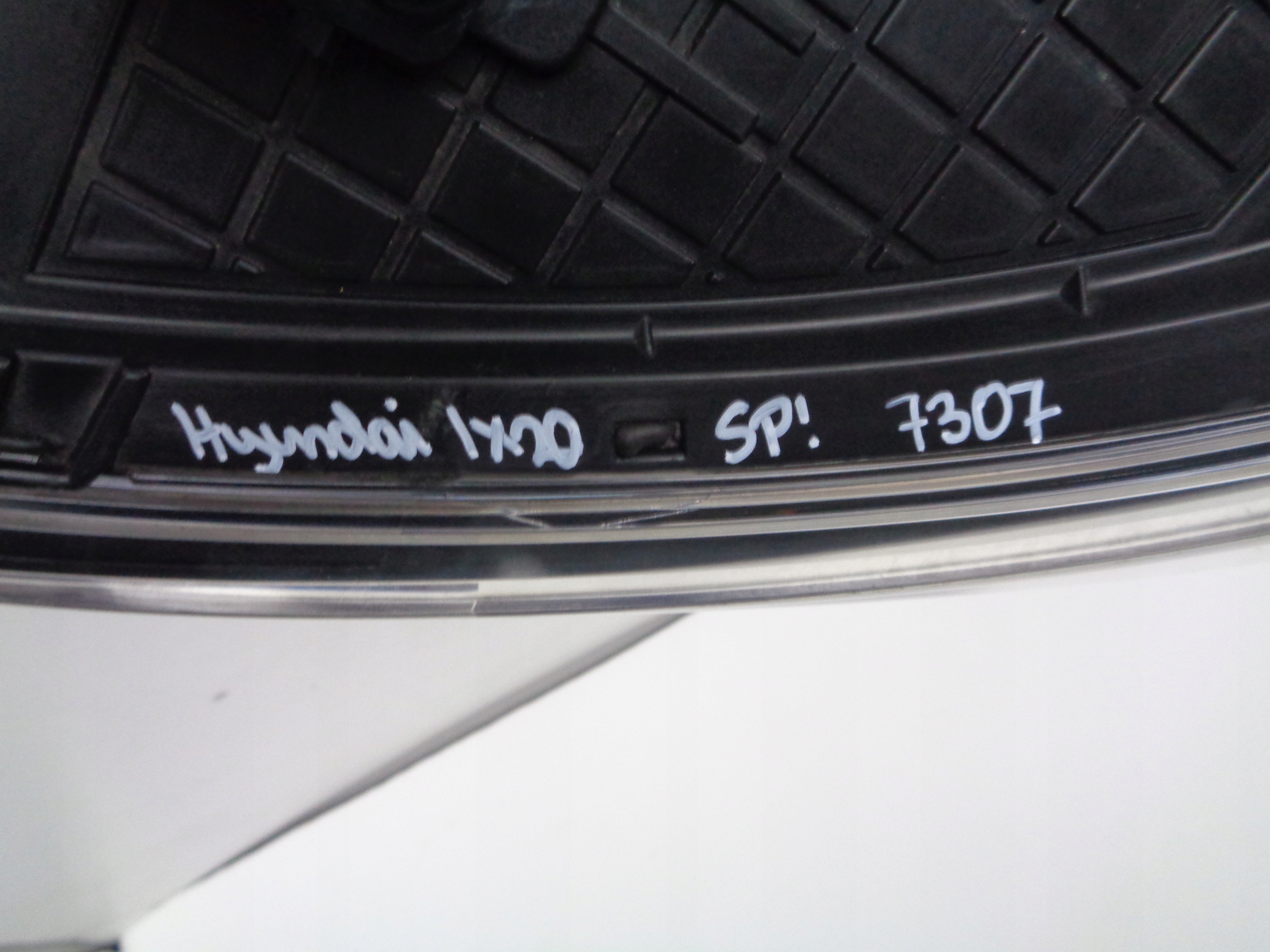 LAVE PREDNE SVETLO HYUNDAI IX20 10-