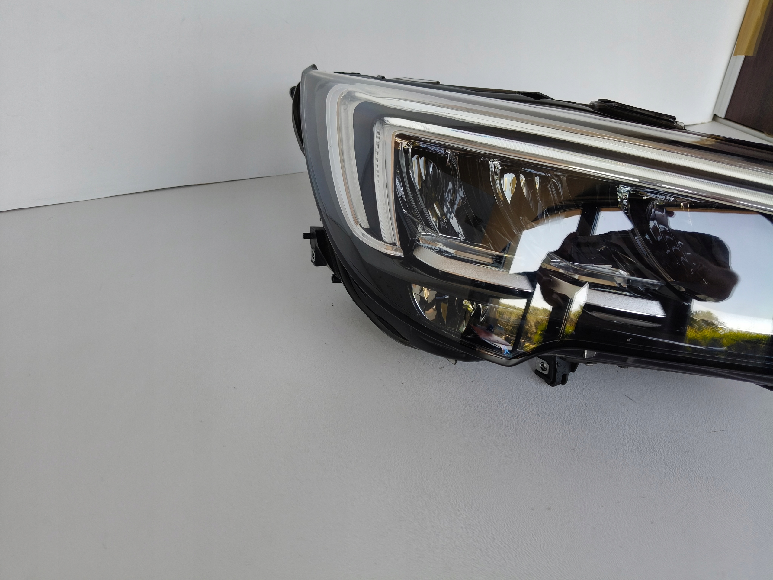 PRAVE PREDNE SVETLO OPEL CROSSLAND X 16- FULL LED
