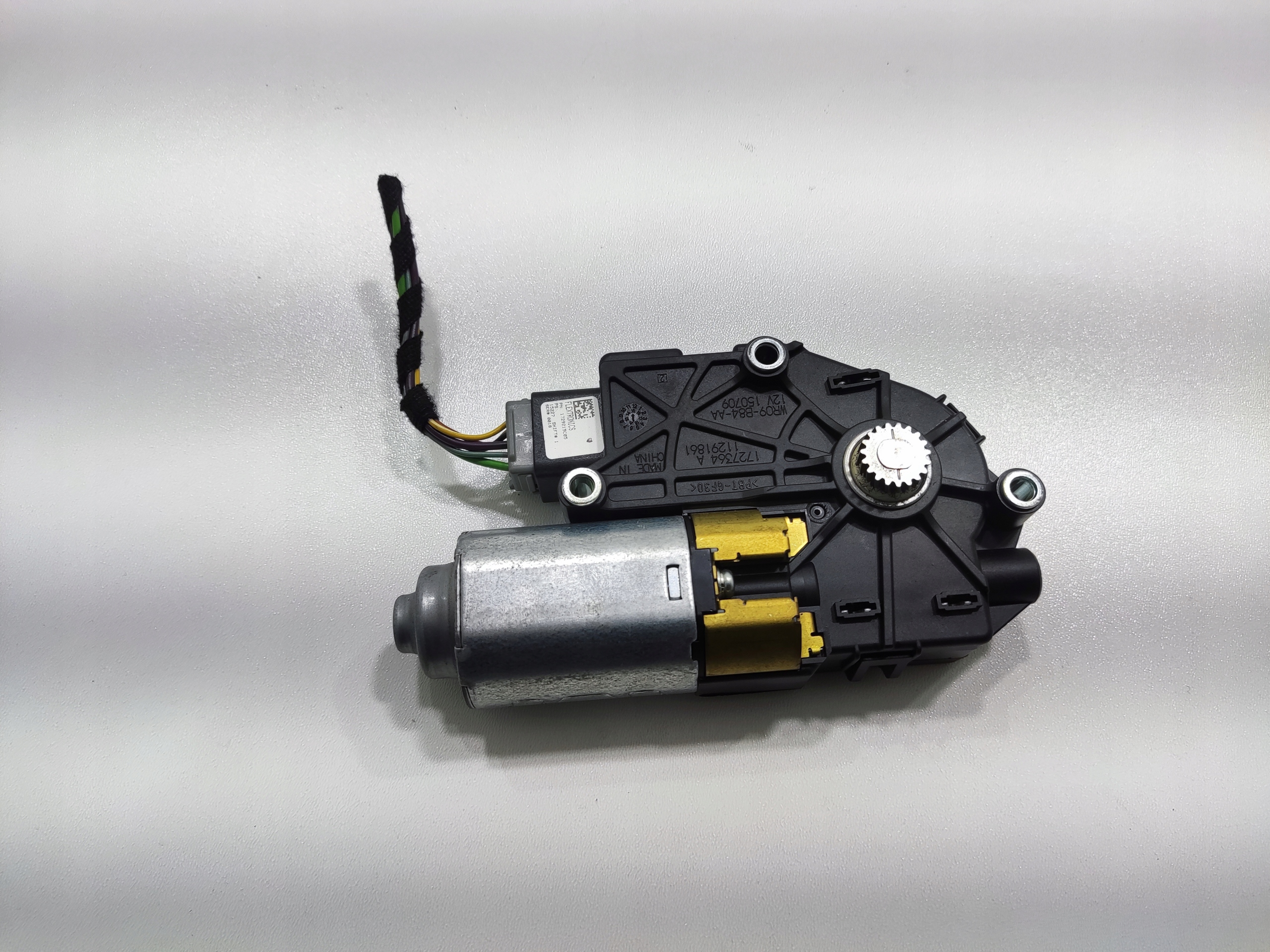 MOTORČEK OVLÁDANIA STREŠNÉHO OKNA MERCEDES GLE I W166 166 A1669069600 2015-2019