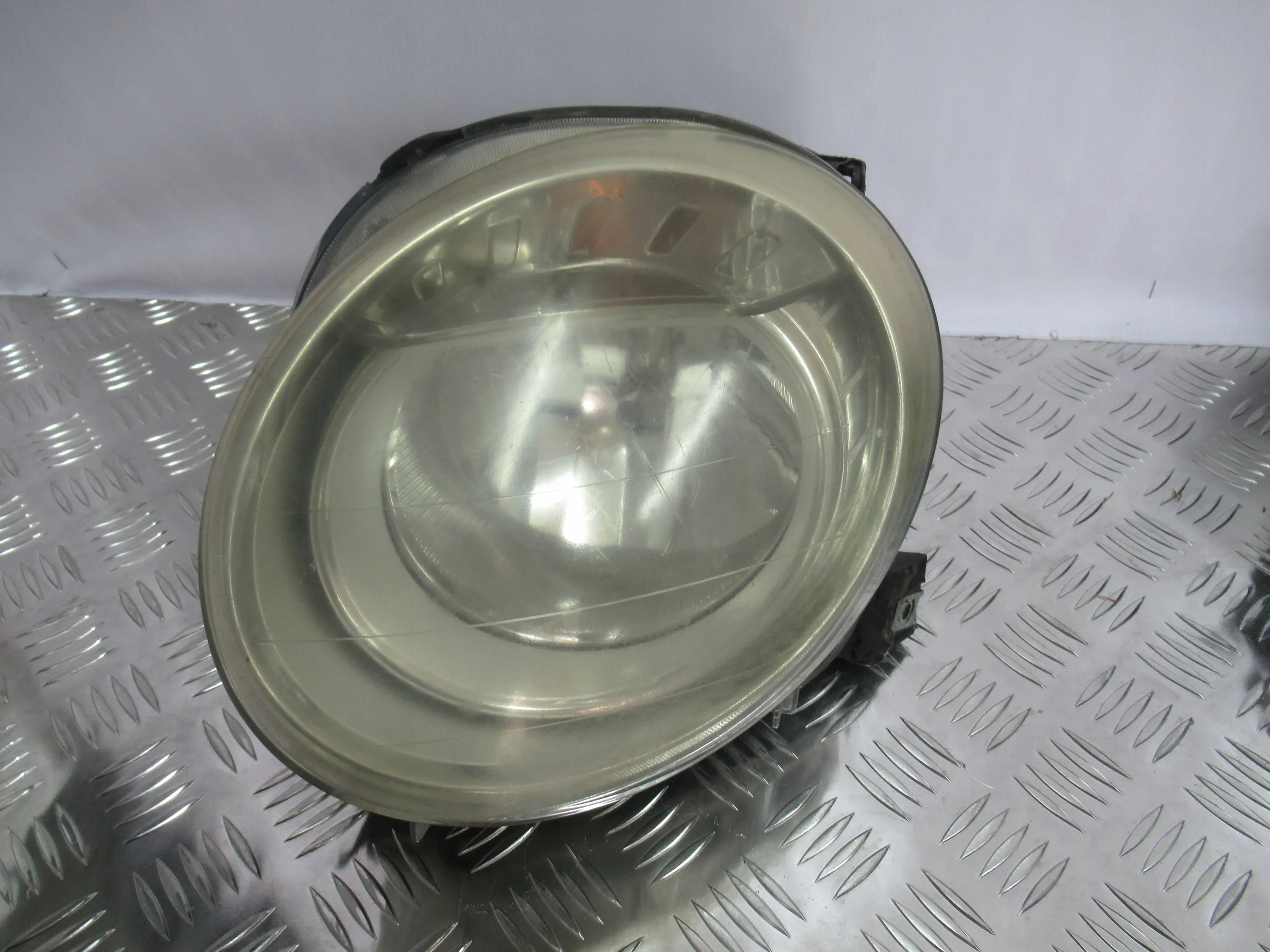 LAVE PREDNE SVETLO FIAT 500 07-