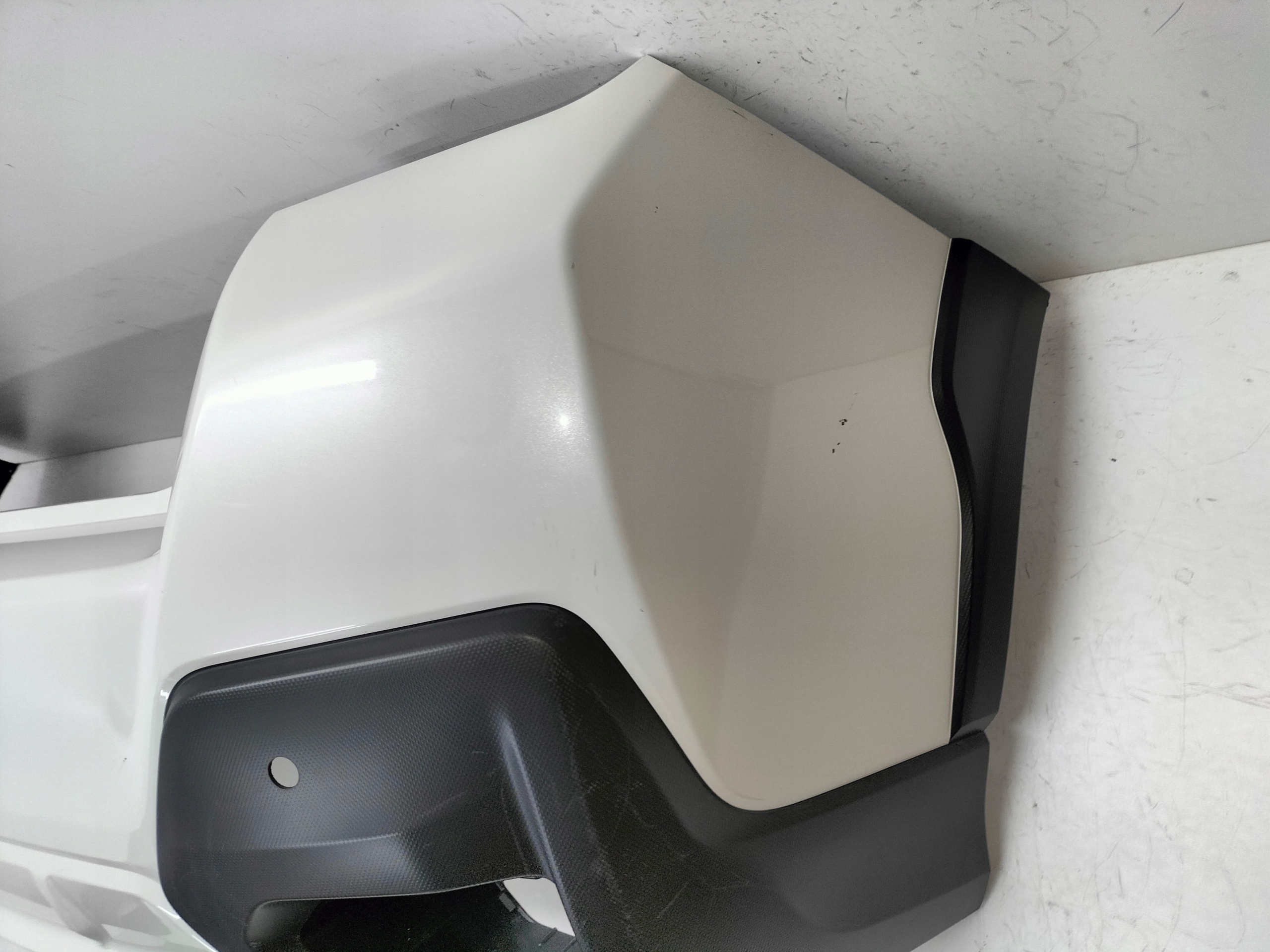 ZADNÝ NÁRAZNÍK SUBARU XV CROSSTREK 17-