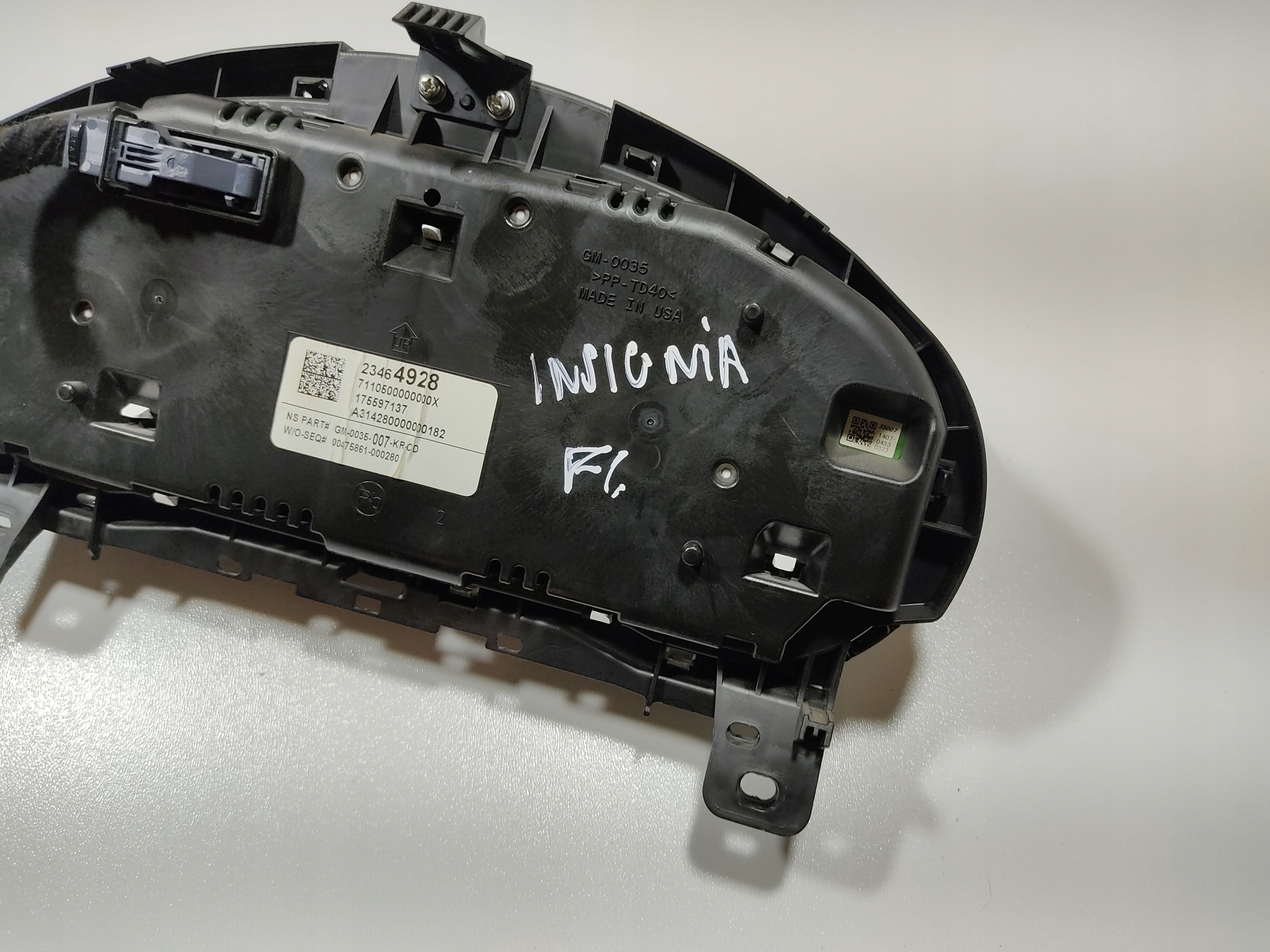 TACHOMETER BUDIKY INSIGNIA A LIFT 23464928 EUROPA 2013-2017