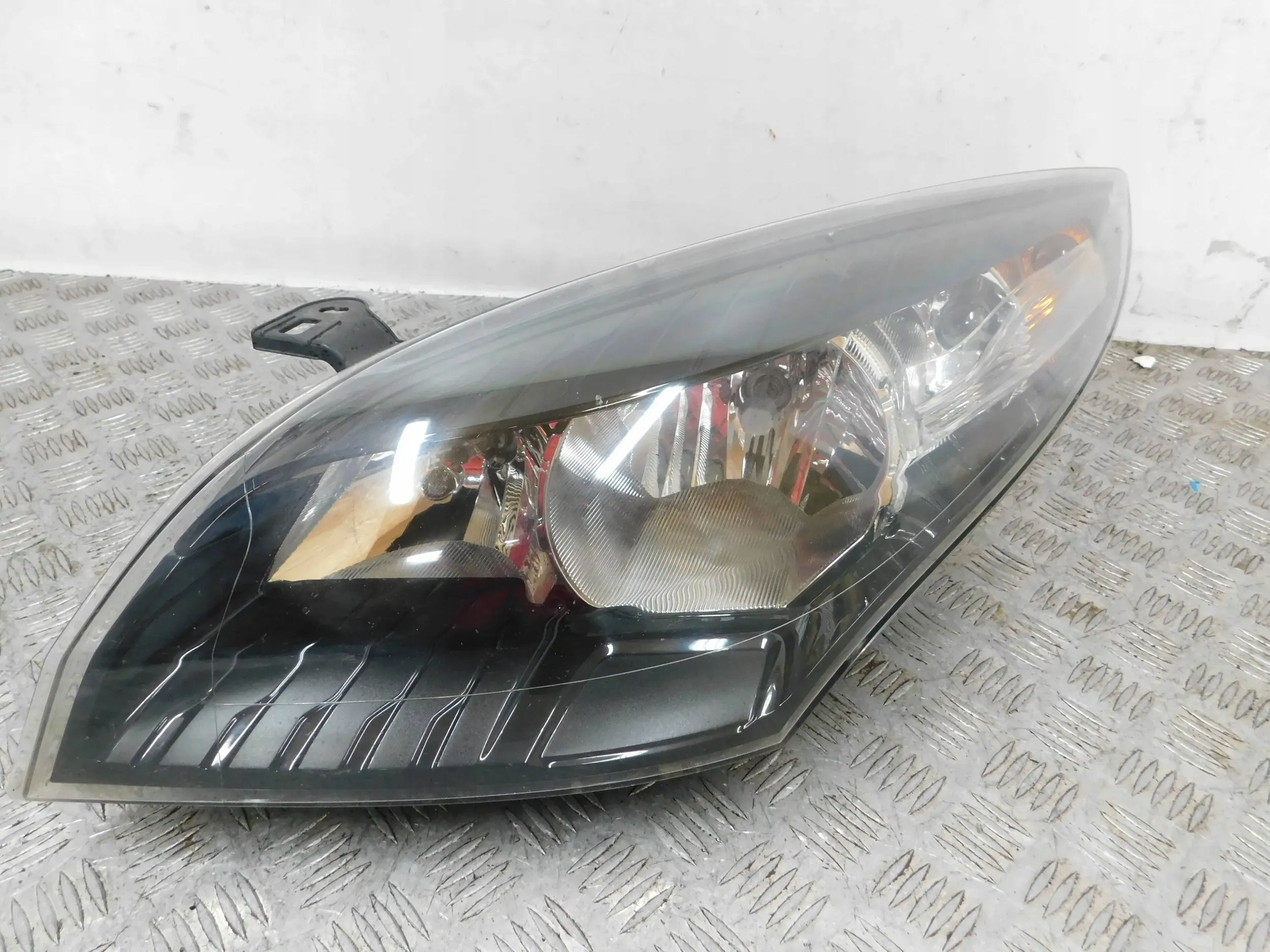 LAVE PREDNE SVETLO RENAULT MEGANE III 3 08-
