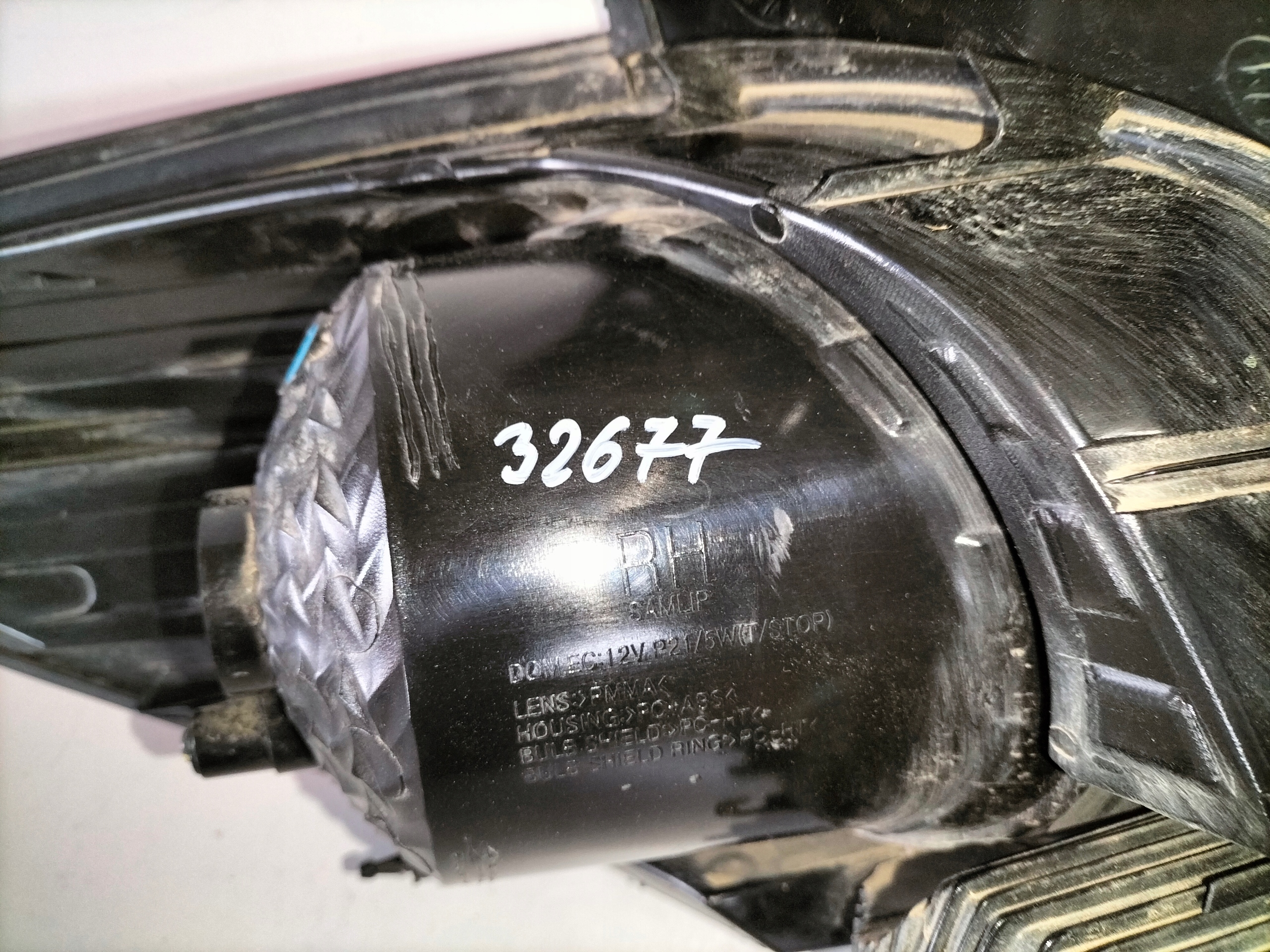 PRAVE ZADNE SVETLO CHEVROLET CRUZE 09- HB