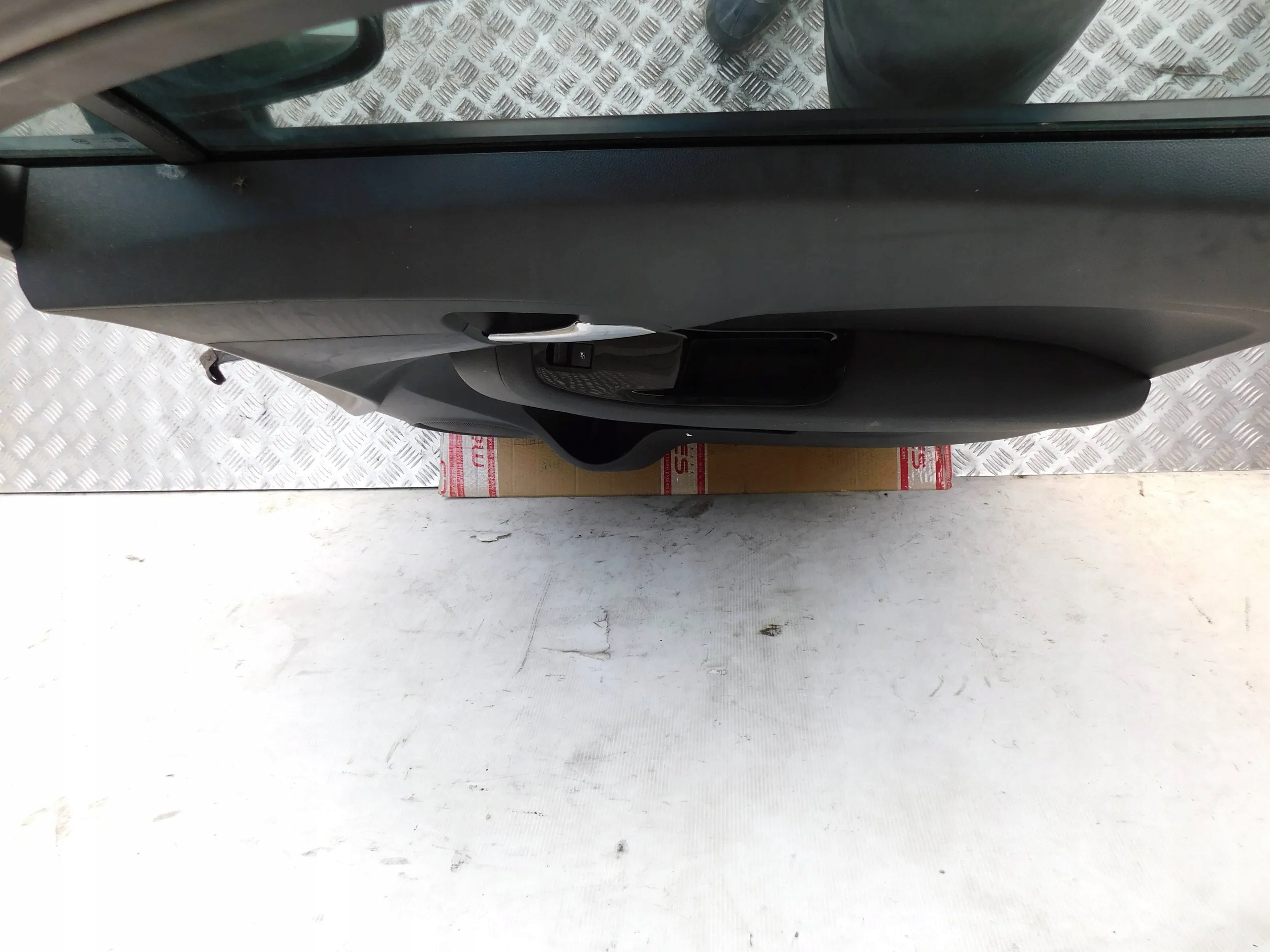 PRAVE PREDNE DVERE CHEVROLET ORLANDO