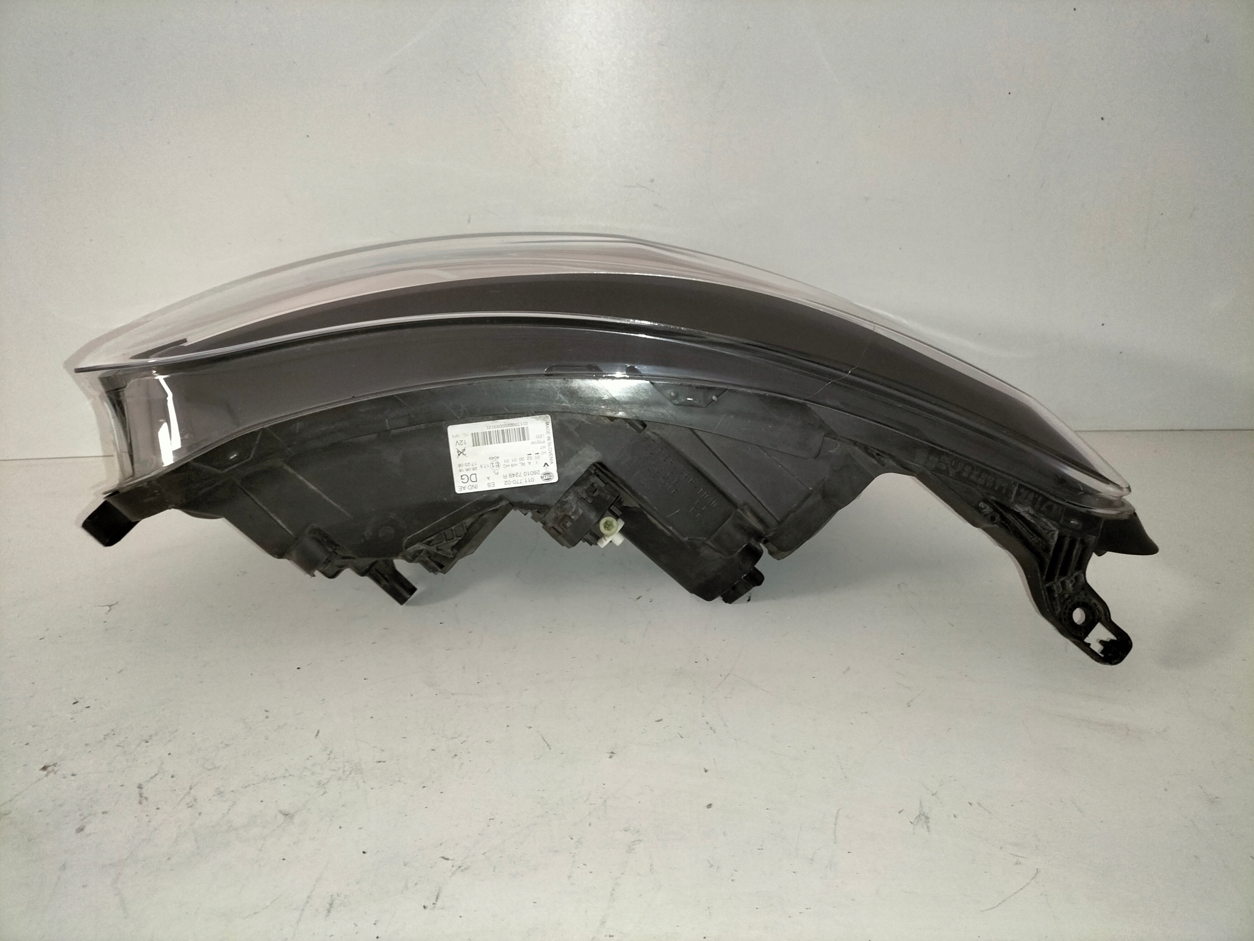 PRAVE PREDNE SVETLO RENAULT KADJAR 15-