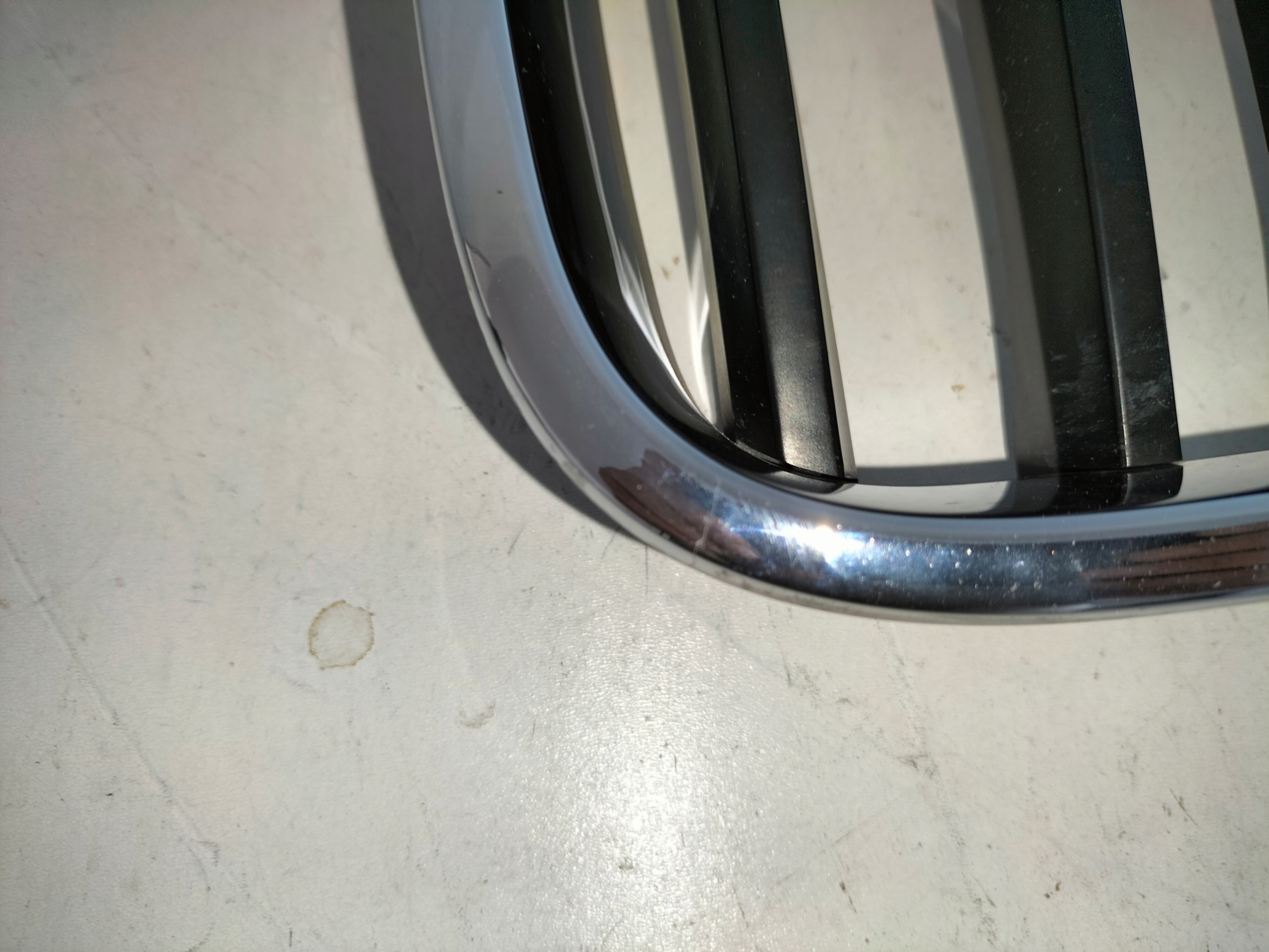 PRAVÁ MRIEŽKA RÁMIK ĽADVINKA BMW X3 F25 10-14