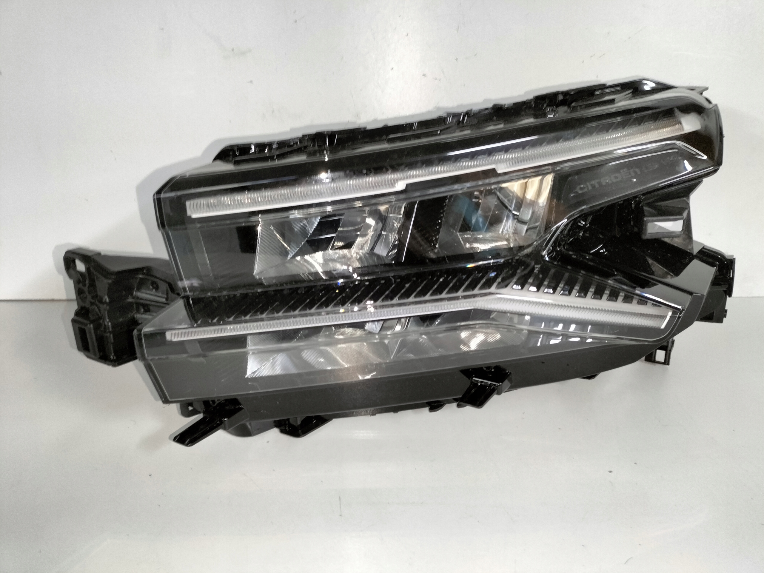 LAVE PREDNE SVETLO CITROEN C5 AIRCROSS LIFT 22-