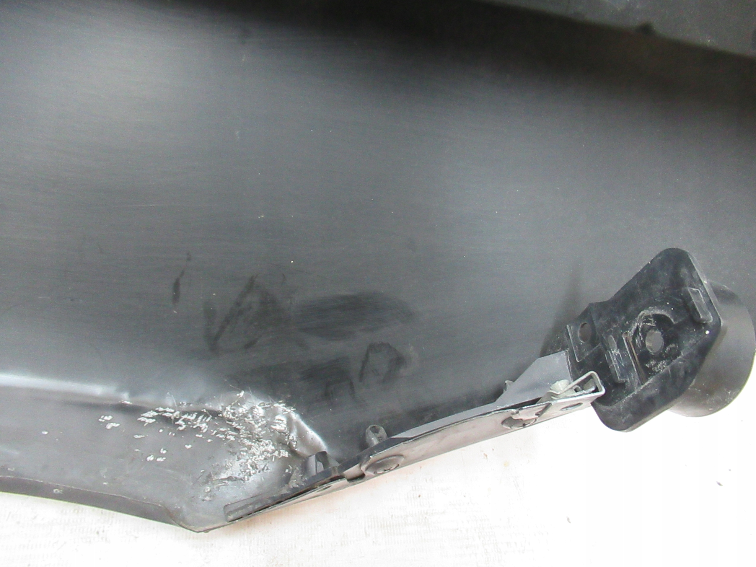 ĽAVÝ PREDNÝ BLATNÍK BMW 3 E90 E91