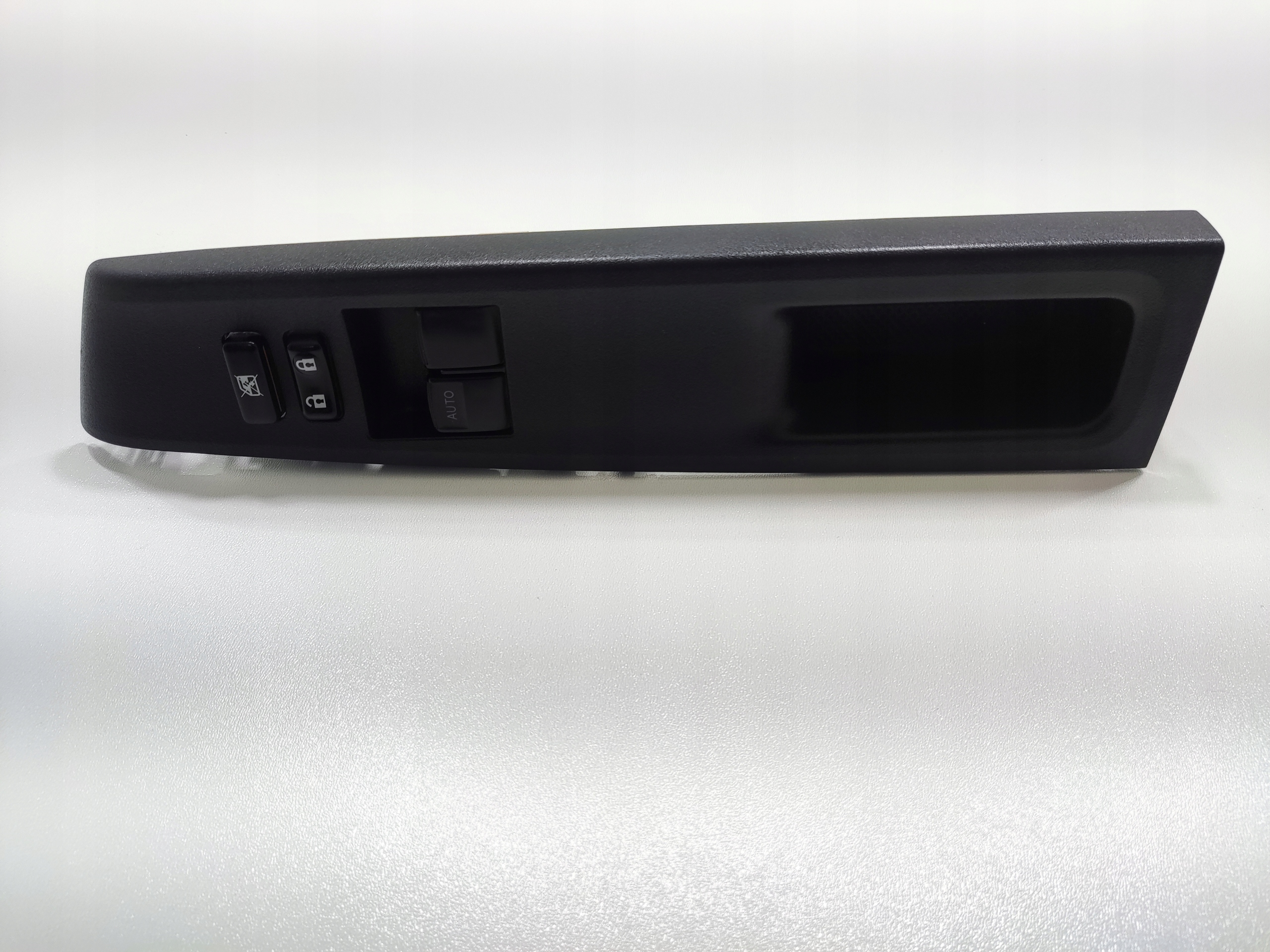 LAVY PREDNY VYPINAC STAHOVANIA OKIEN TOYOTA YARIS III 74232-0D330 2011-2014