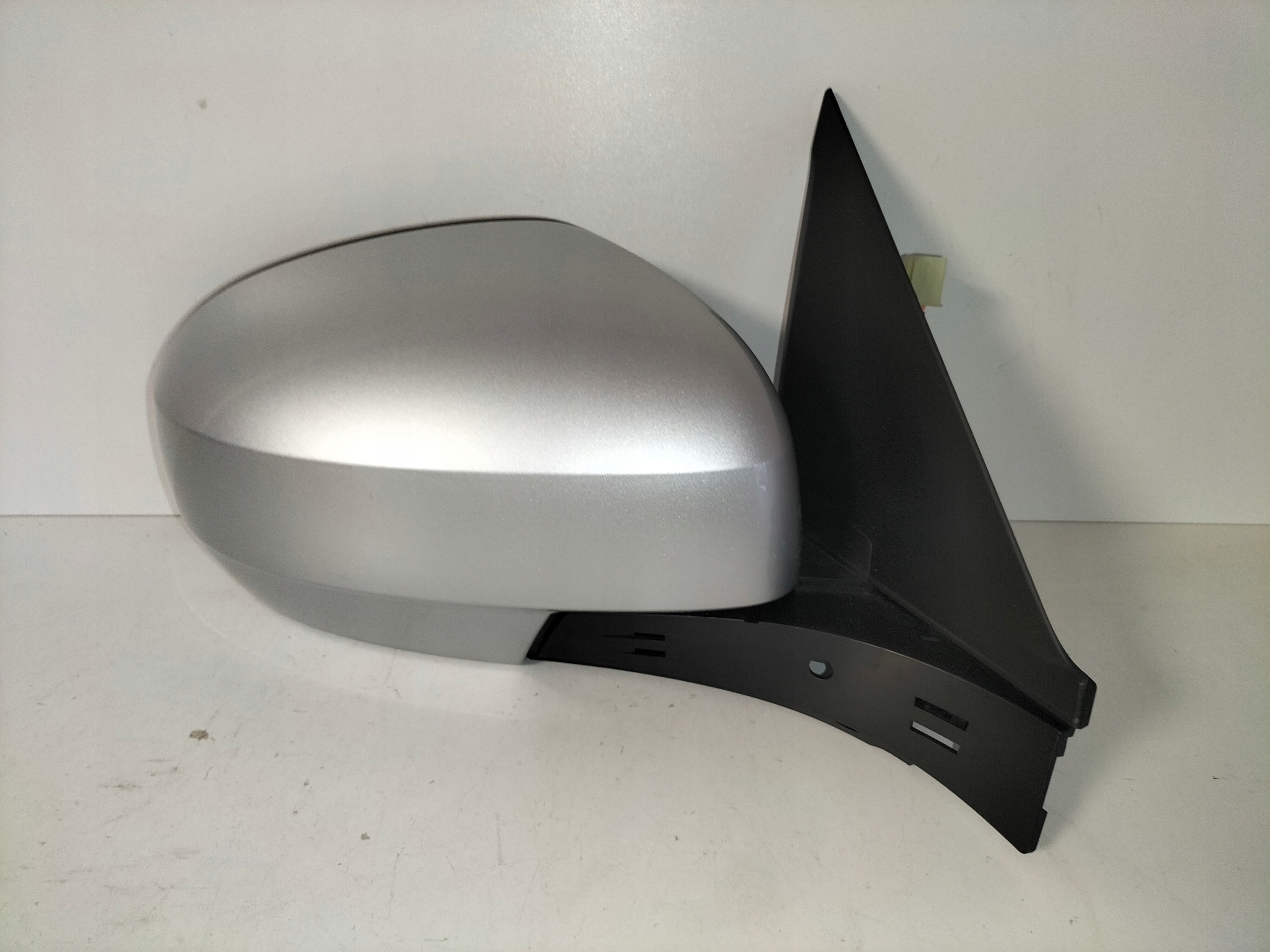 PRAVE ZRKADLO ELEKTRICKÉ SUZUKI SWIFT MK7 10-