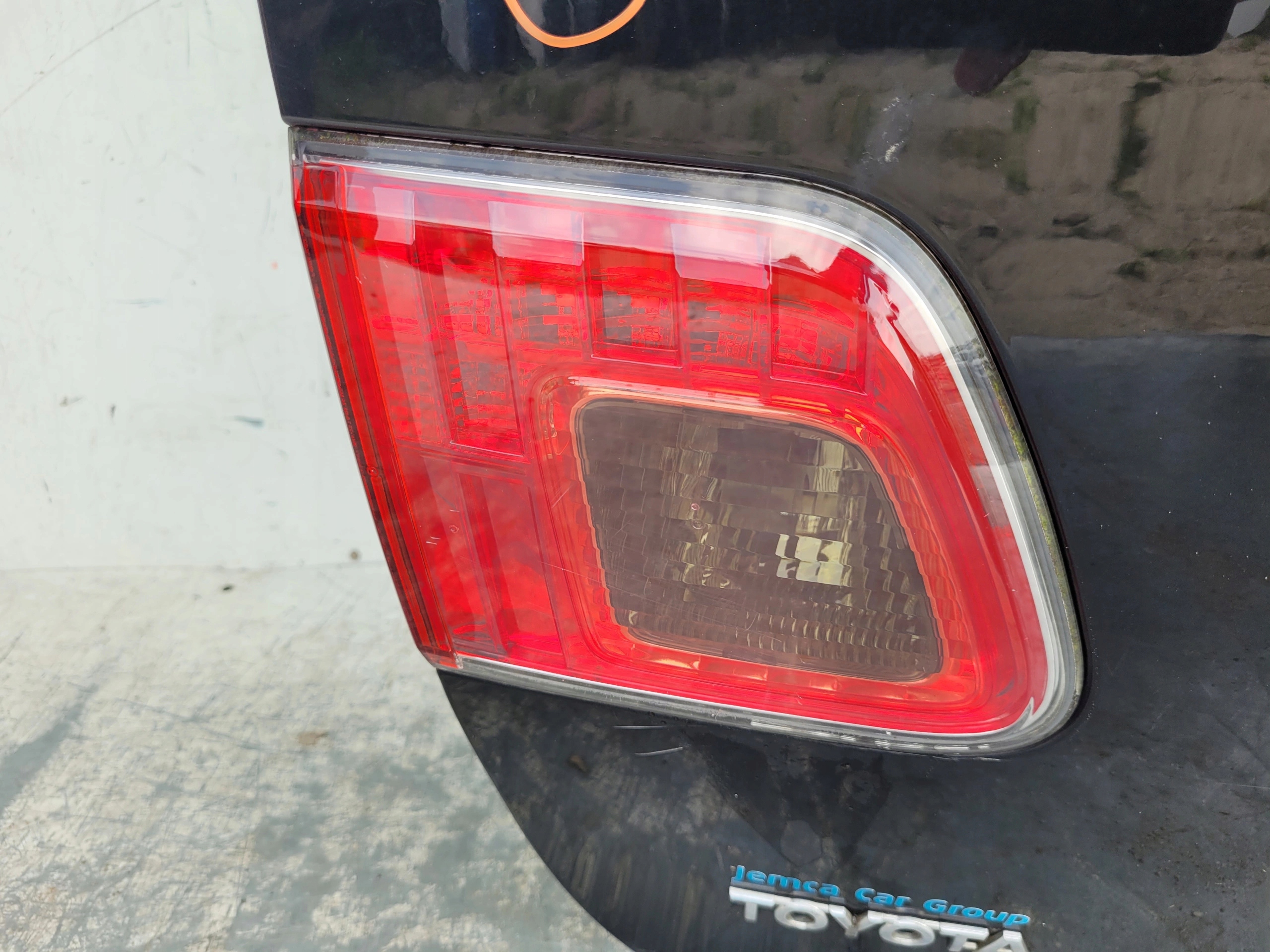 TOYOTA AVENSIS T27 KOMBI ZADNÁ KAPOTA