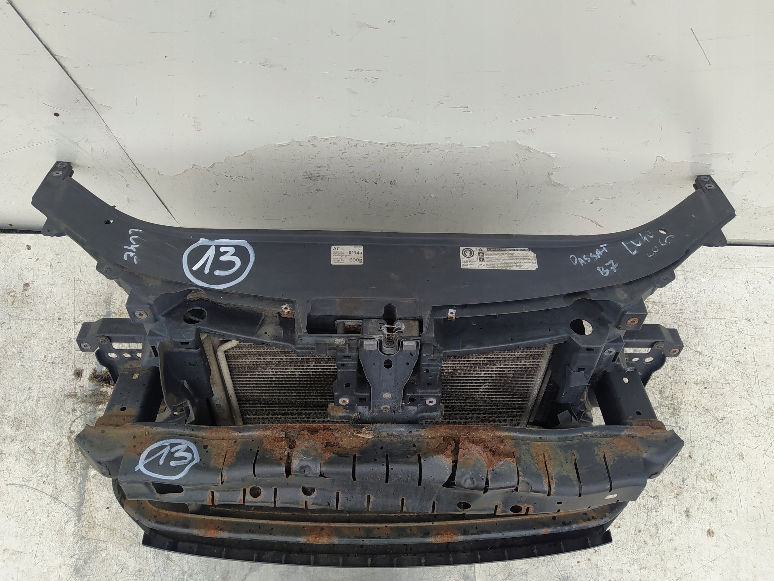 VW PASSAT B7 TDI PREDNÉ ČELO 3AA805588D