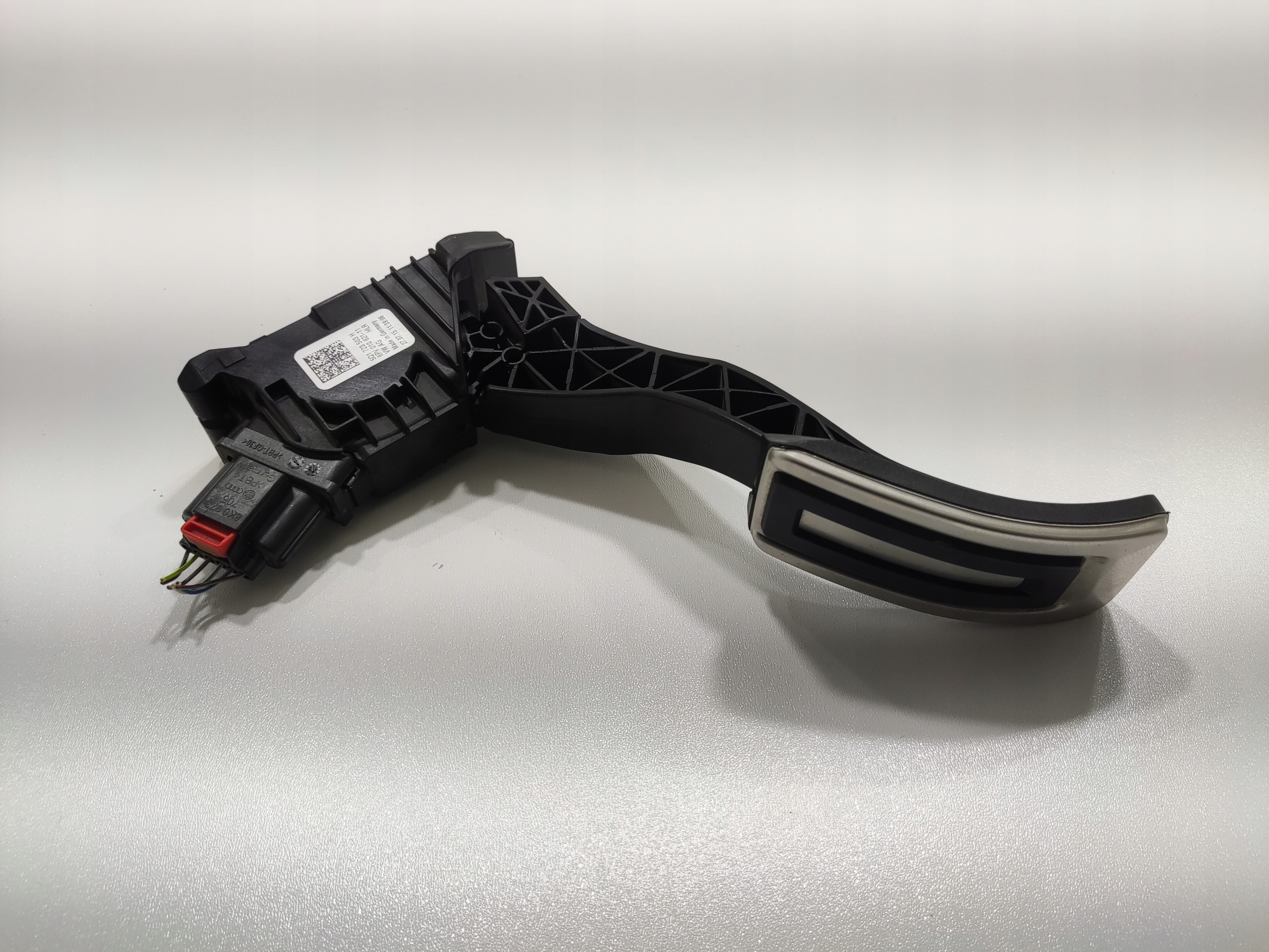 PLYNOVY PEDAL VOLKSWAGEN GOLF VII R 2012-2016 5Q1723503H