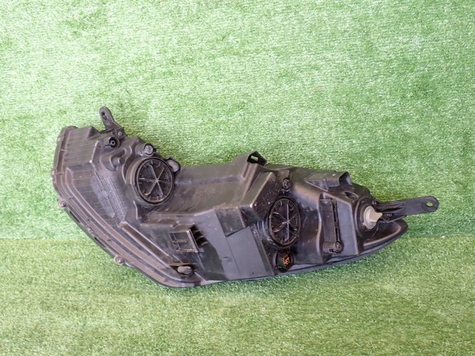 HYUNDAI IX20 PRAVE PREDNE SVETLO