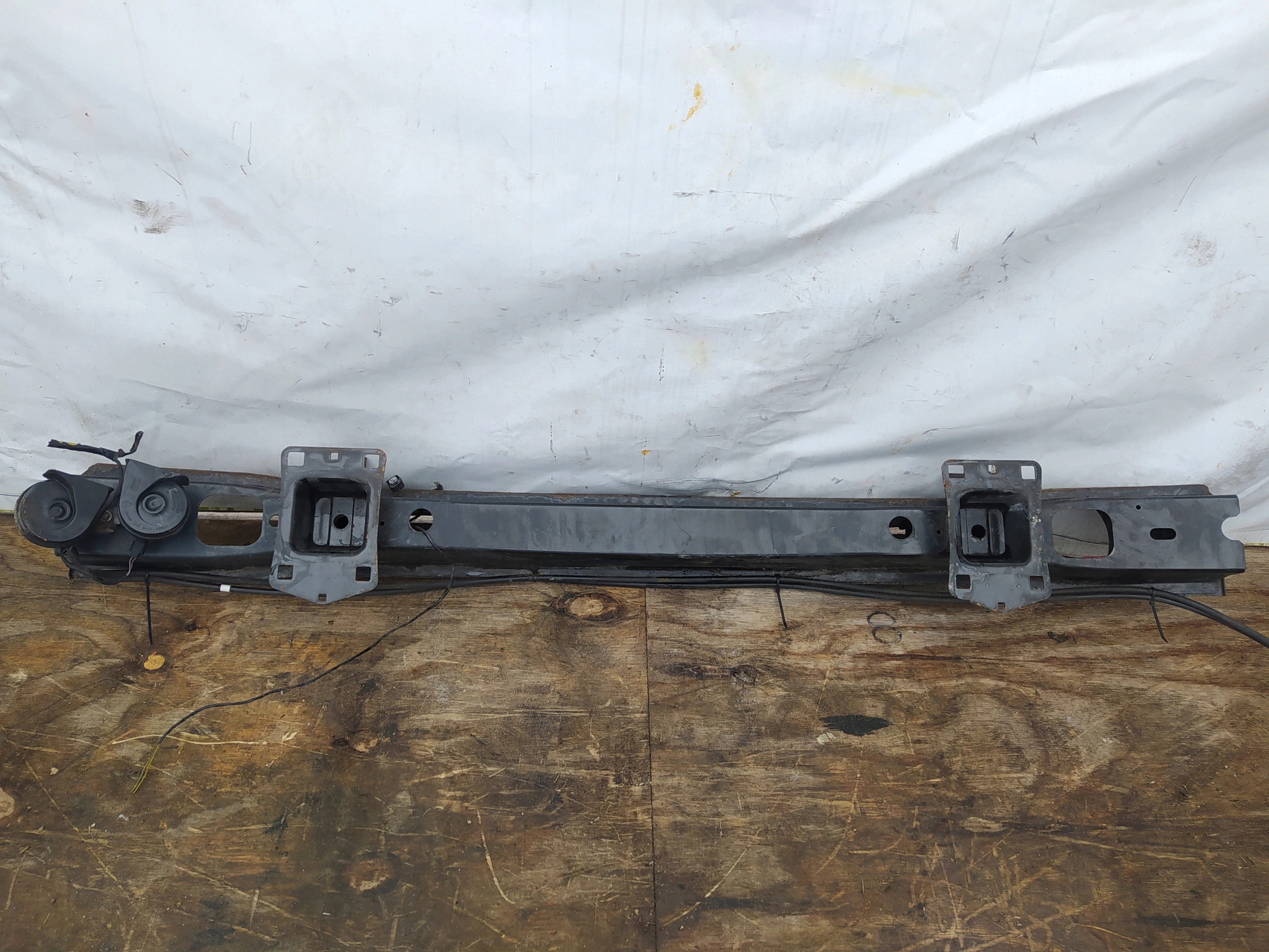 RANGE ROVER VOGUE L322 VÝSTUHA PREDNÉHO NÁRAZNÍKA