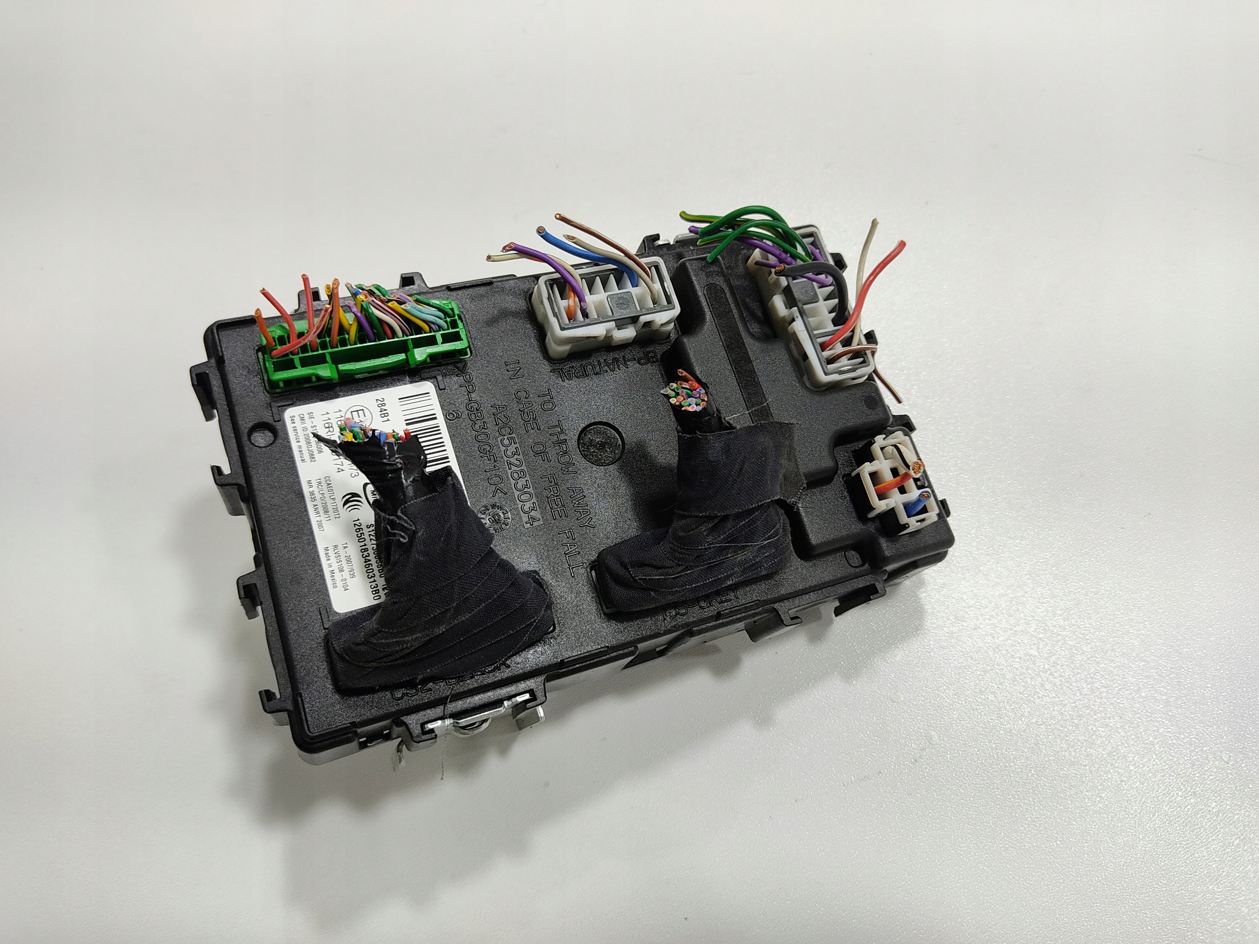 MODUL POISTKOVA SKRINKA BSI BSM RENAULT KOLEOS I 284B11681R 2008-2015