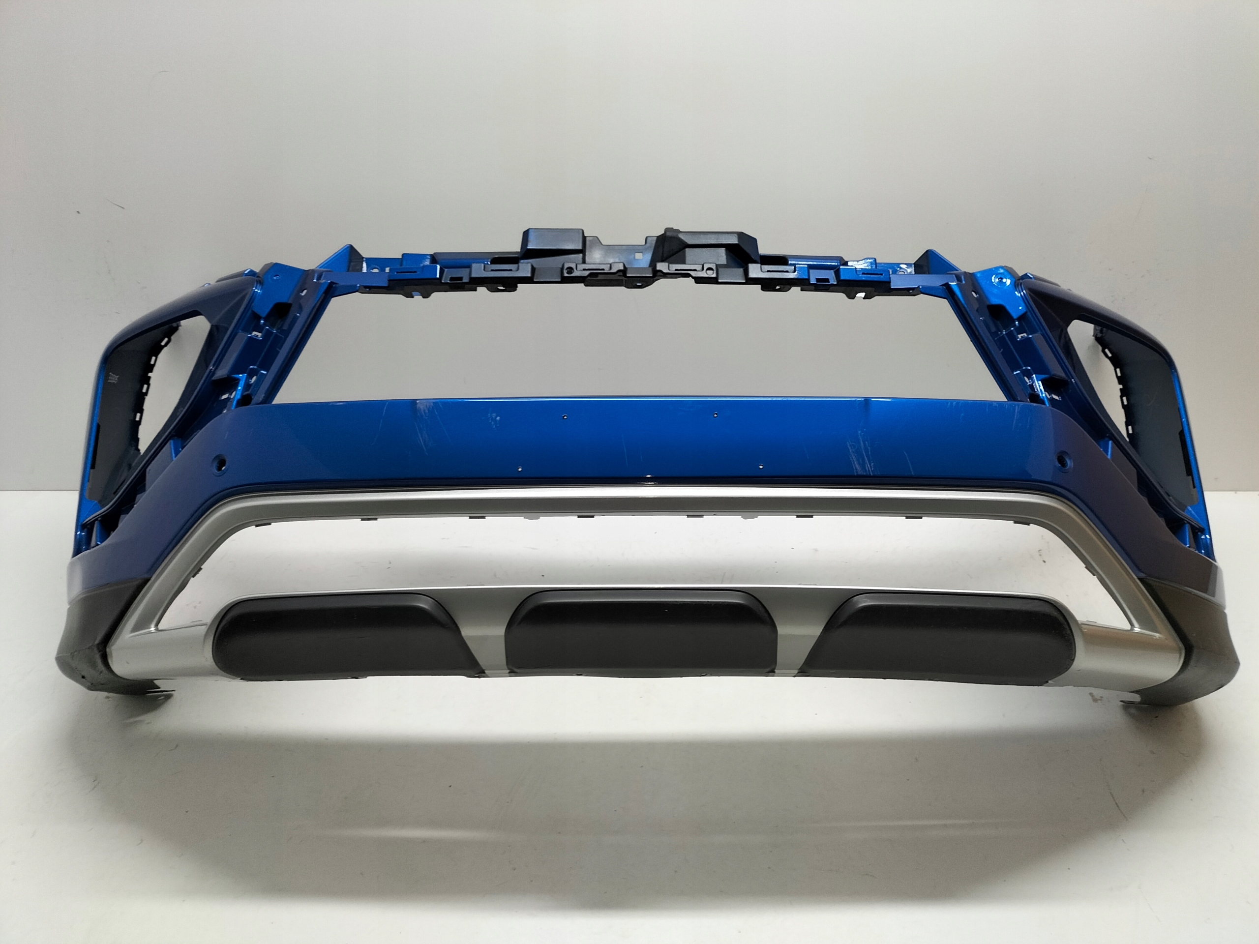 PREDNÝ NÁRAZNÍK MITSUBISHI ECLIPSE LIFT 21-